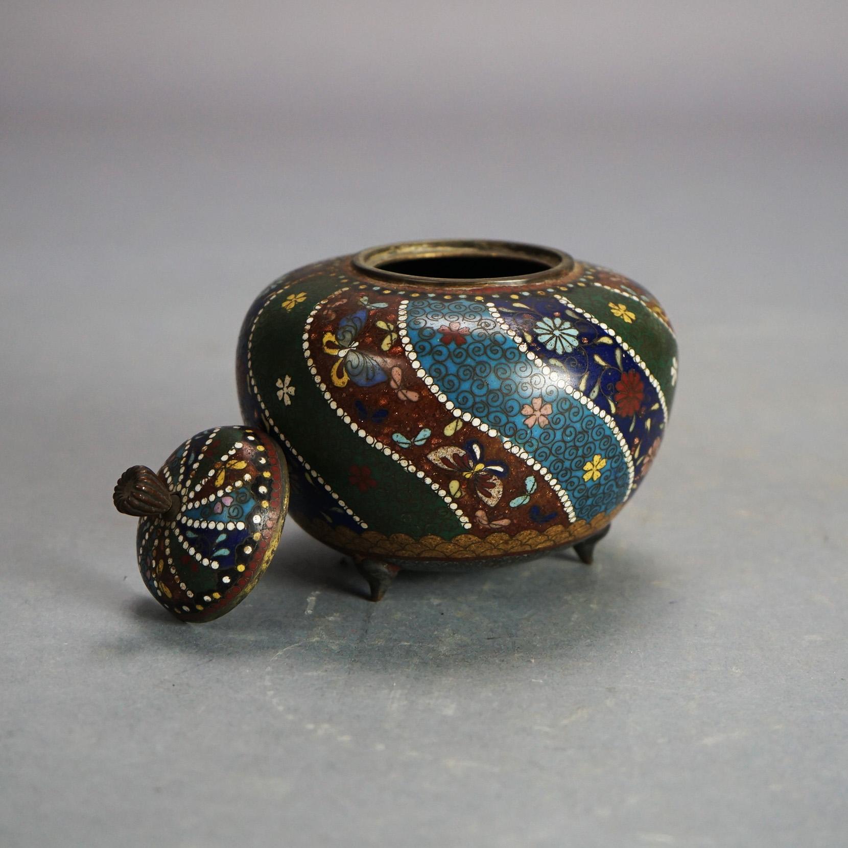 Émaillé Détecteur japonais ancien sur pied émaillé floral cloisonné C1920 en vente