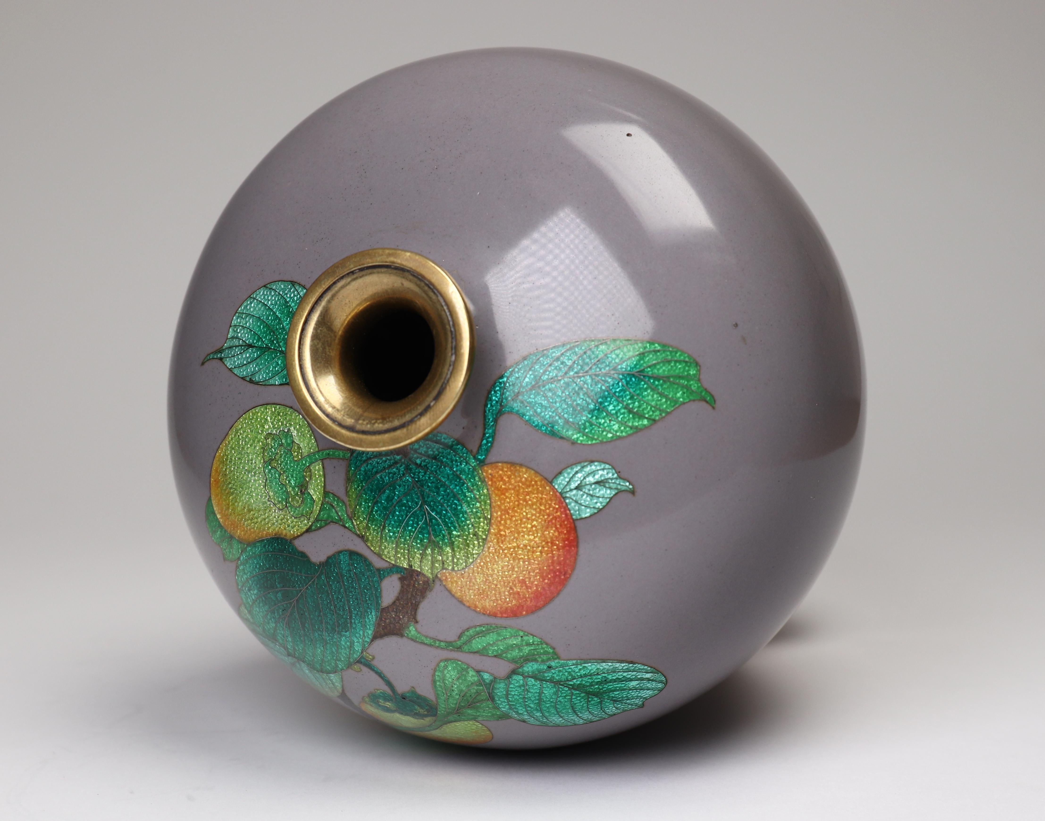 Antiguo Jarrón Ginbari Japonés de Cloisonné sobre Soporte de Plata en venta 3