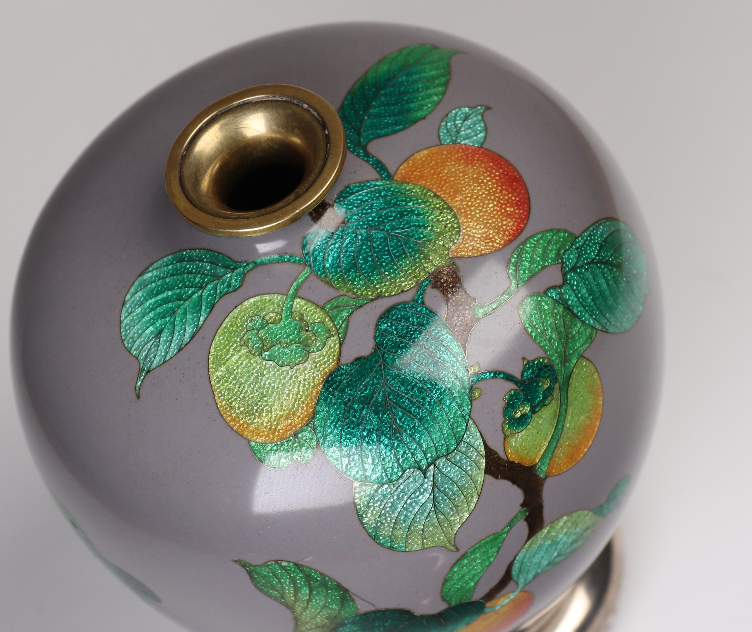 Antiguo Jarrón Ginbari Japonés de Cloisonné sobre Soporte de Plata en venta 4