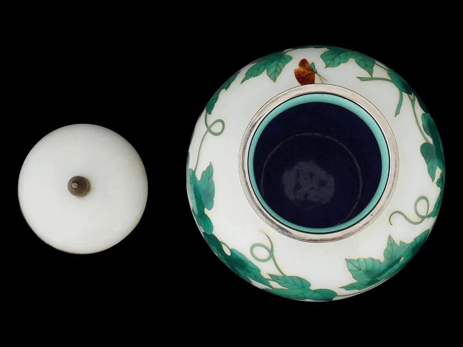 Antique Japanese Cloisonne Signed Ando White Enamel Covered Jar Butterflies In Good Condition For Sale In Long Island City, NY