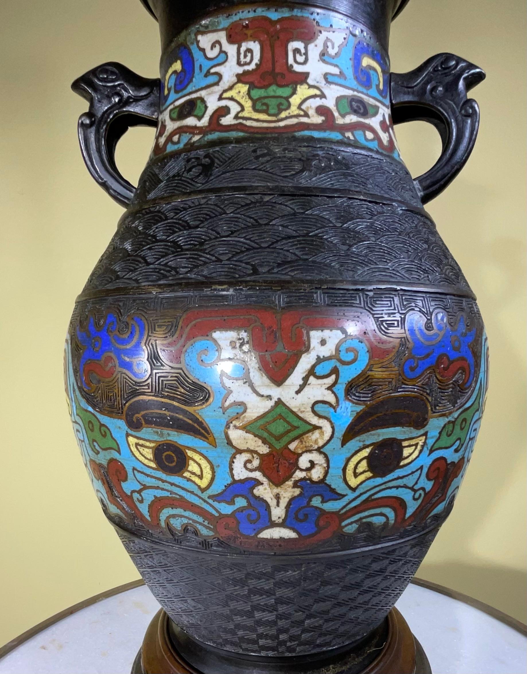 Asiatique Lampe de bureau japonaise d'antiquités en cloisonné en vente
