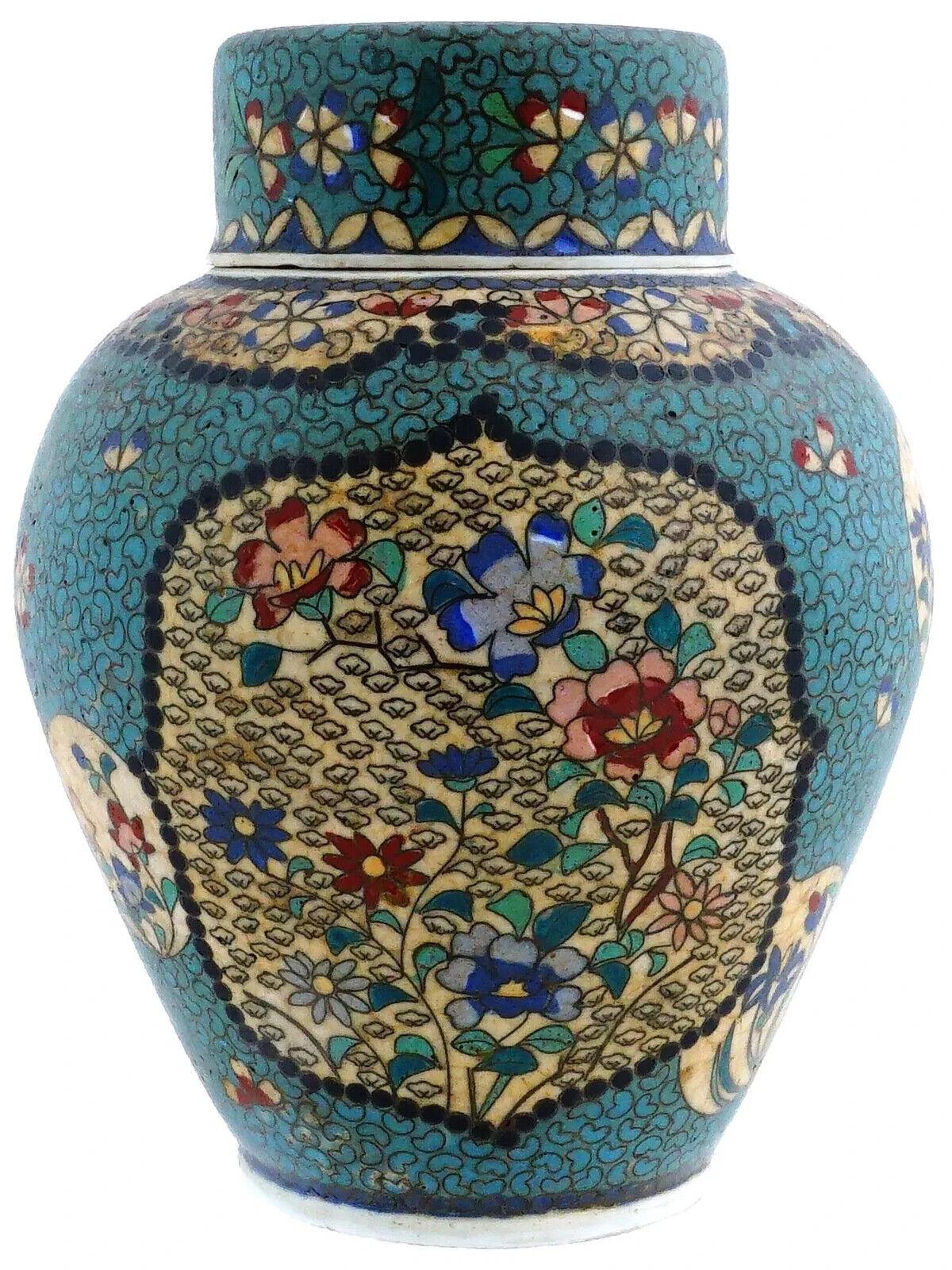 Antiguo Tarro Japonés de Cloisonné Totai Cubierto de Esmalte y Porcelana en Bueno estado para la venta en New York, NY