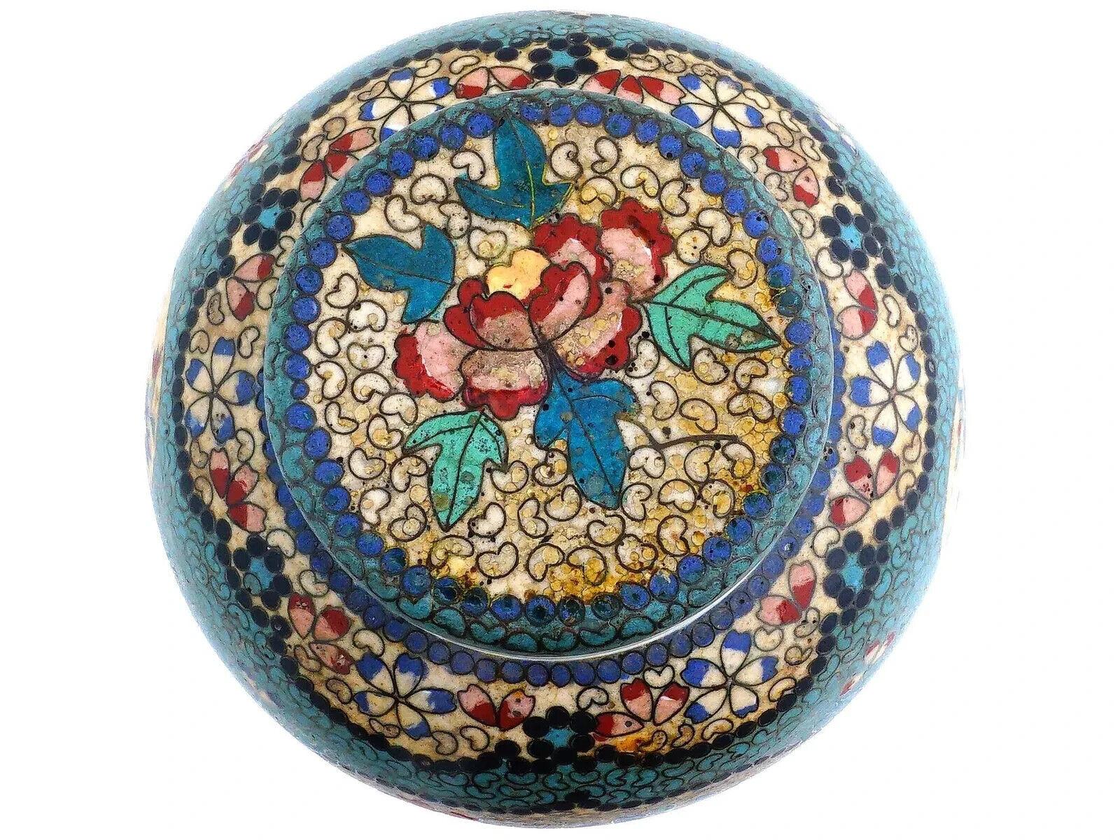 Antiguo Tarro Japonés de Cloisonné Totai Cubierto de Esmalte y Porcelana en venta 1