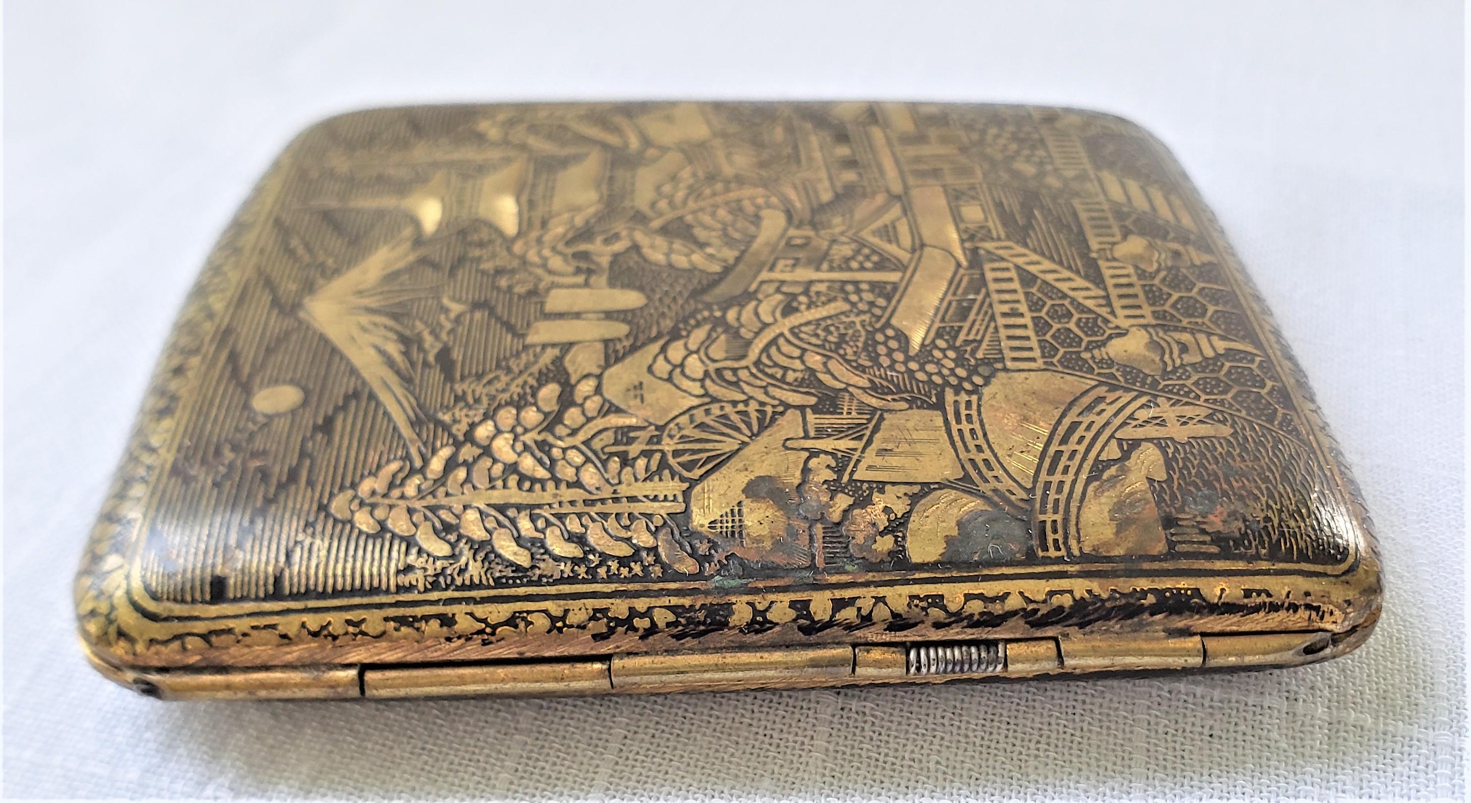 Antikes japanisches Damascene-Zigarettenetui aus Damaskus mit verschnörkeltem Fuji- und Drachendekor (Metall) im Angebot