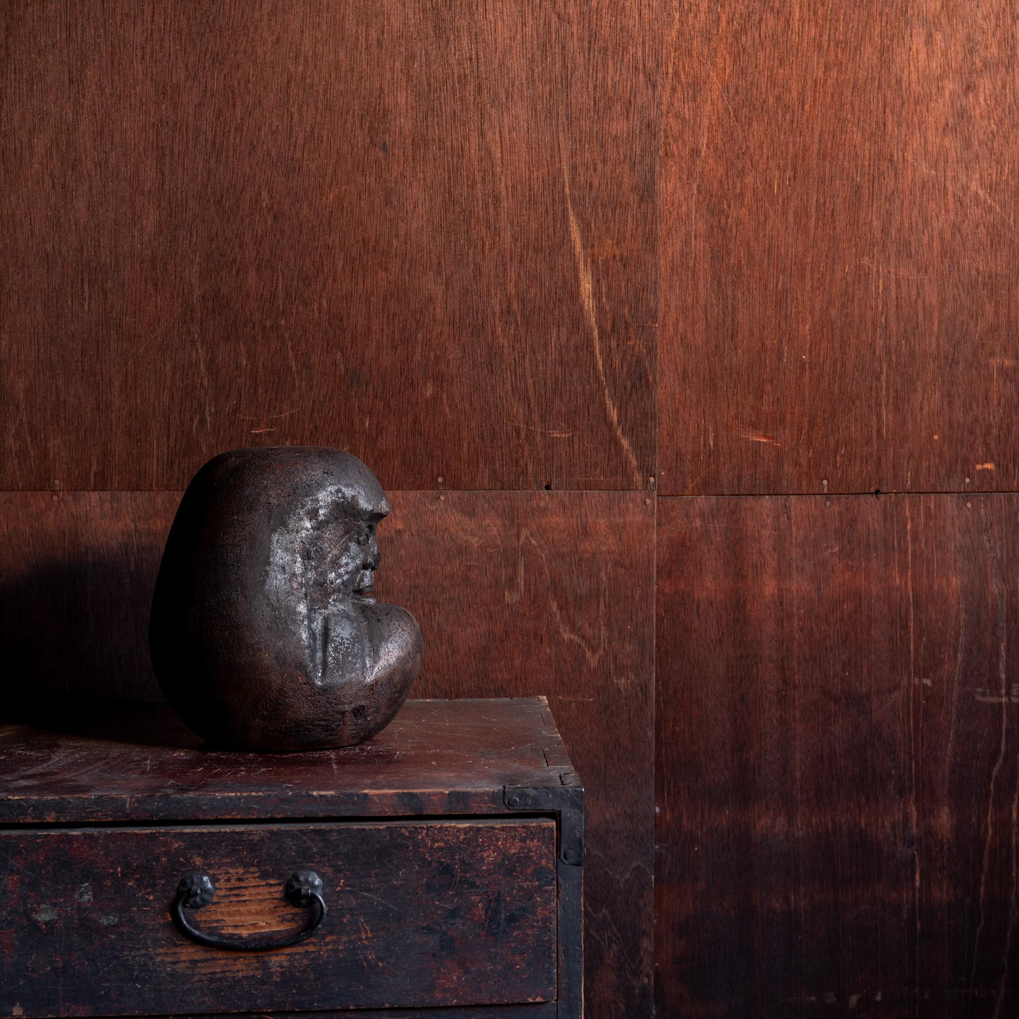 Antike japanische Daruma-Skulptur, spätes 19. Jahrhundert im Angebot 2