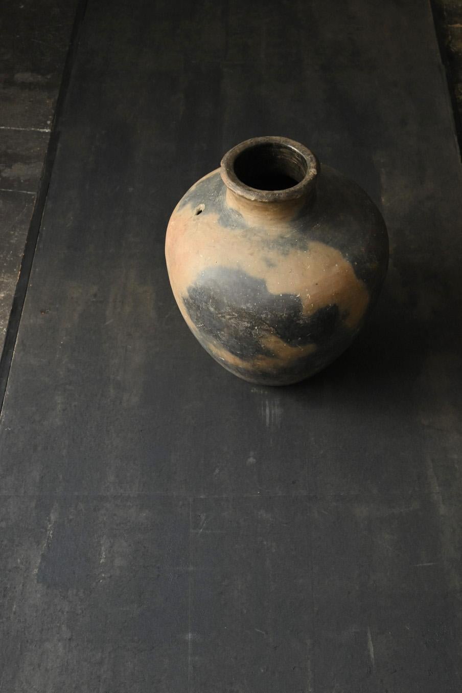 Non vernissé Pots japonais anciens aux couleurs rares/ 1600 ou plus tard/ Vase fleuri en vente