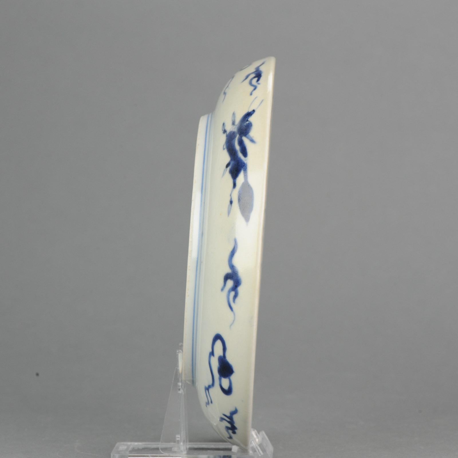 Antique Japanese Edo Plate Period Japan, 1760-1790 18th Century In Good Condition For Sale In Amsterdam, Noord Holland