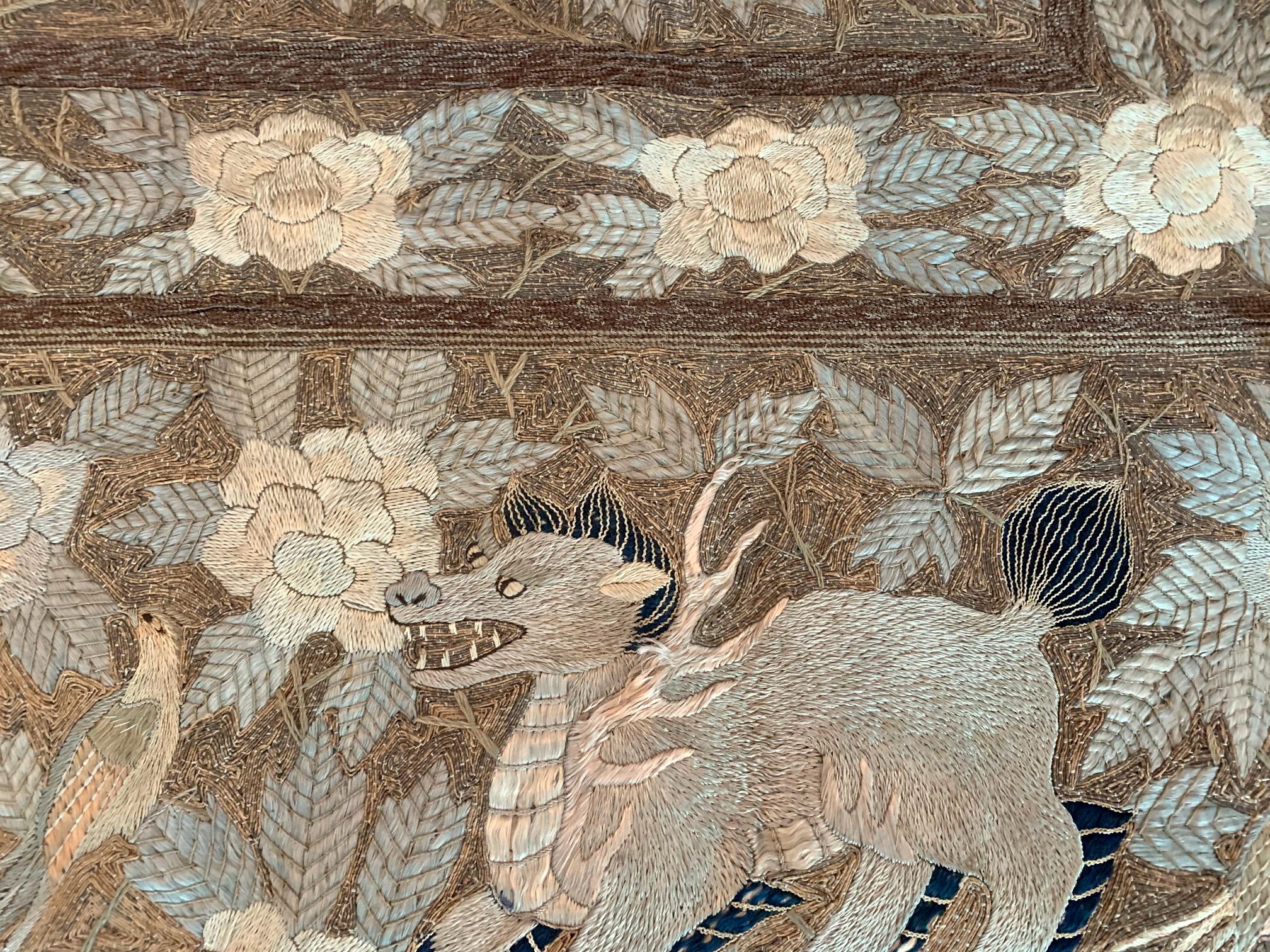 Antiker japanischer Wandteppich mit Stickereien (19. Jahrhundert) im Angebot