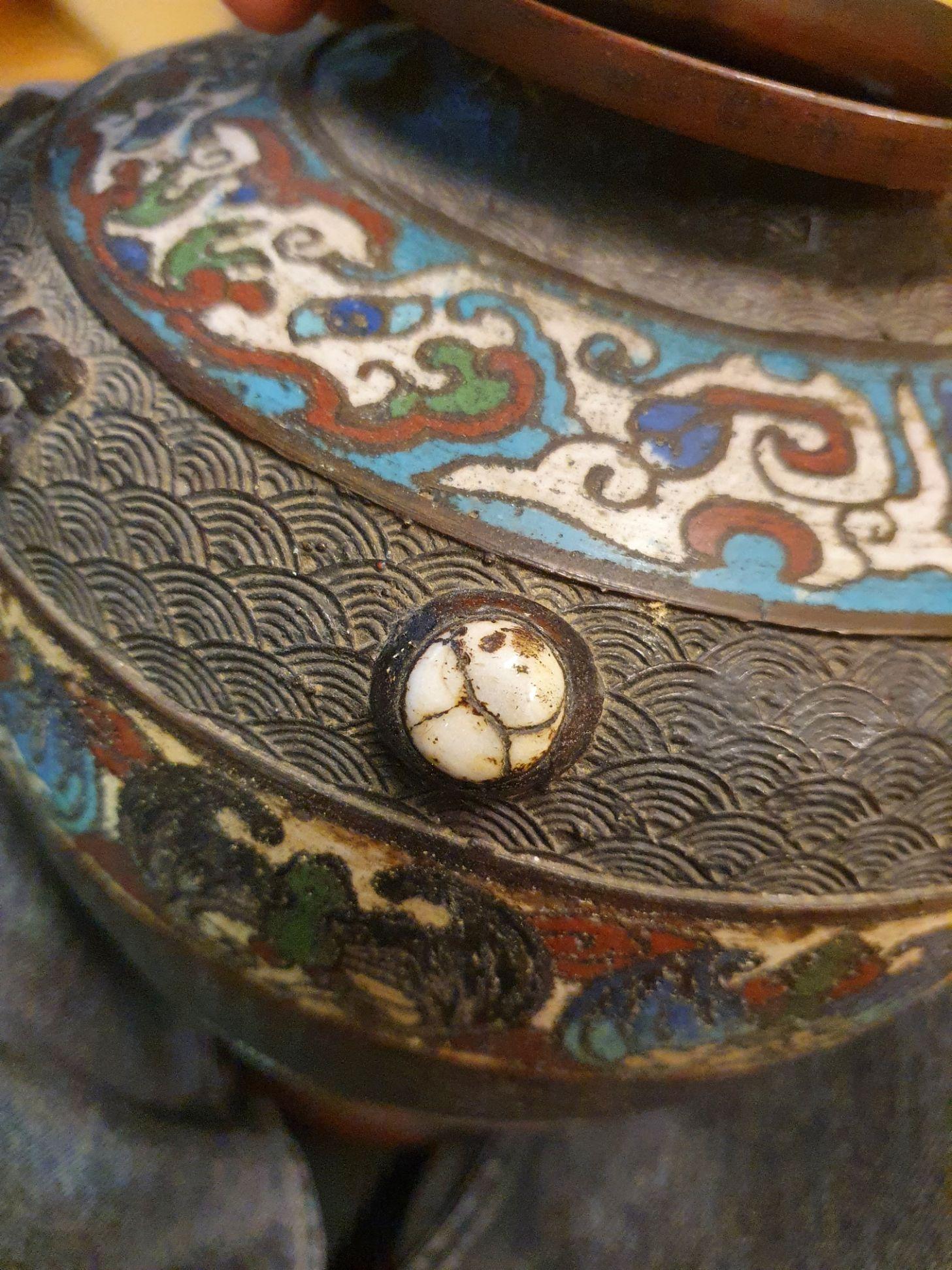 Vase japonais ancien en bronze émaillé , Japon , Edo ou Meiji en vente 6