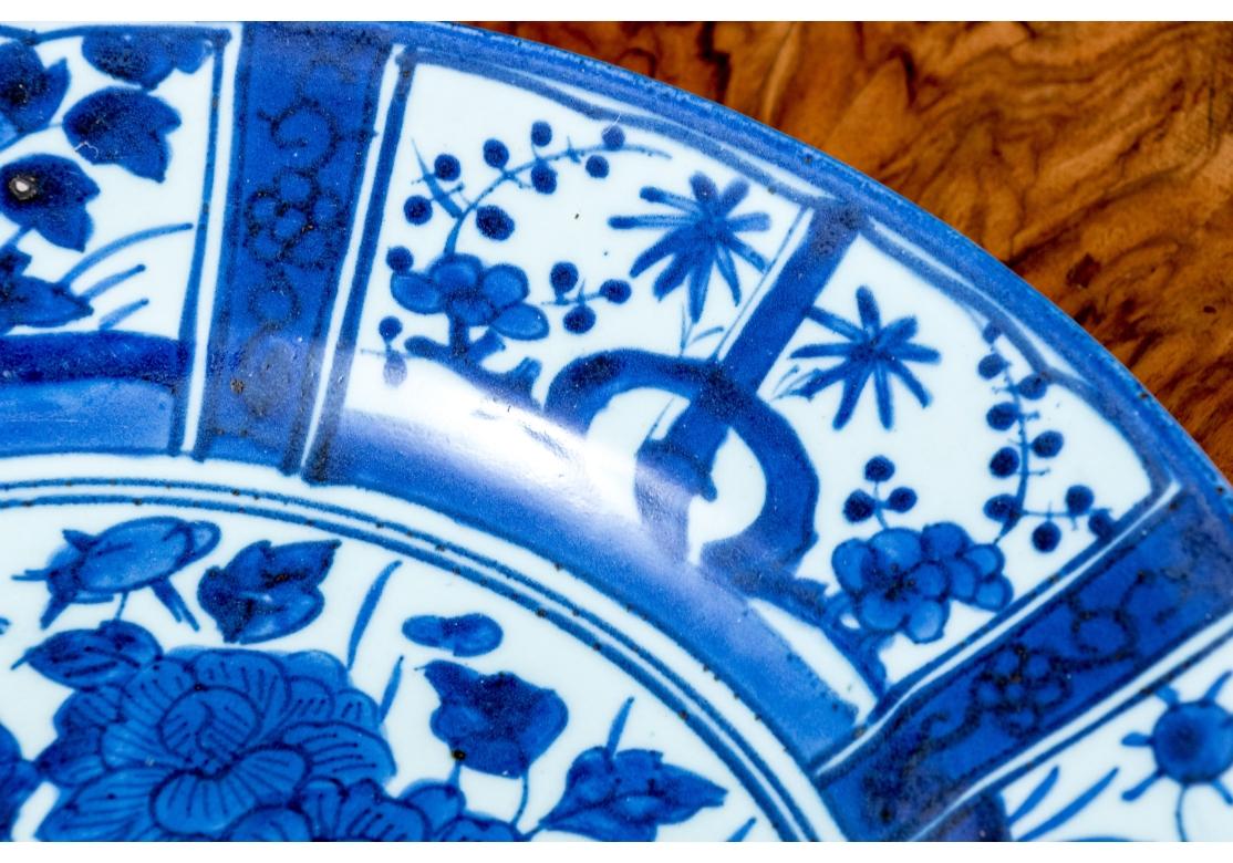 Ancien chargeur japonais d'exportation bleu et blanc Kraak Arita Abîmé - En vente à Bridgeport, CT