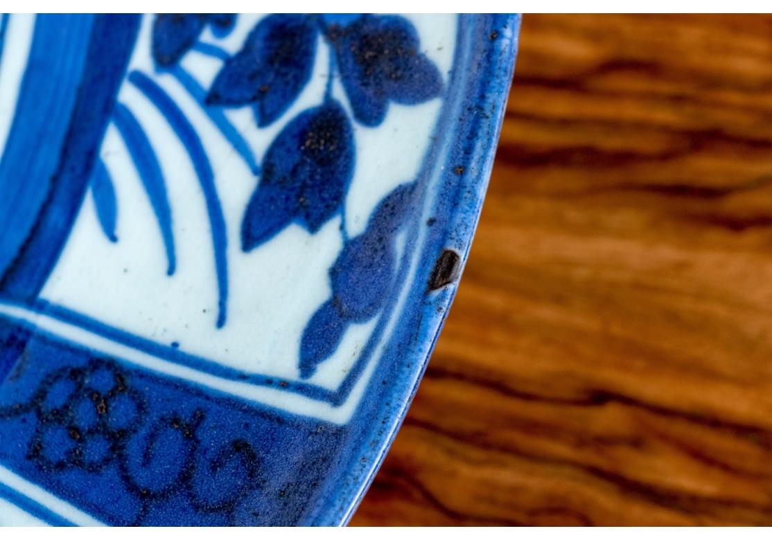 Poteries Ancien chargeur japonais d'exportation bleu et blanc Kraak Arita en vente