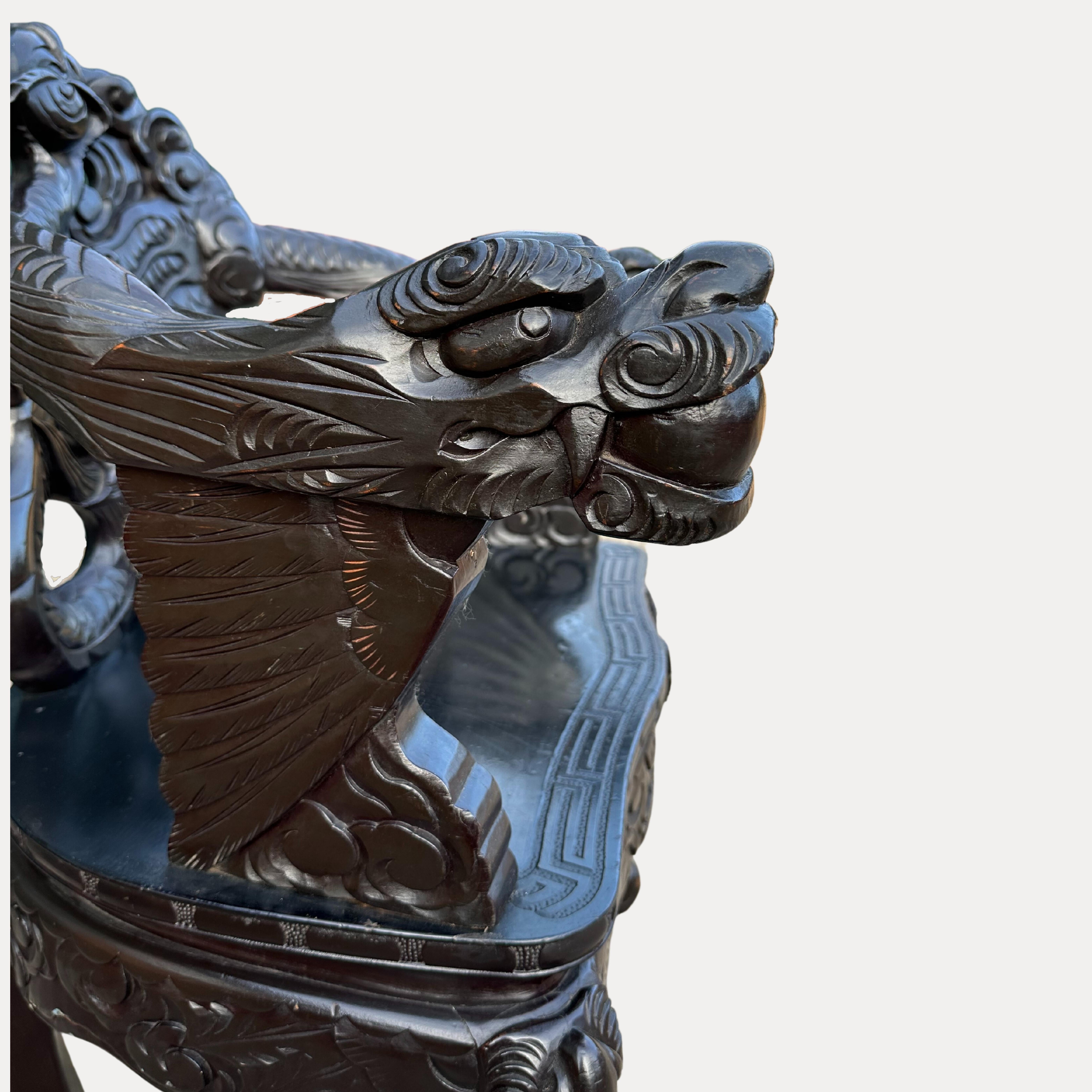 Antike japanische Export Meiji High Relief Drachen geschnitzt Thron Stuhl. im Zustand „Gut“ im Angebot in Nantwich, GB