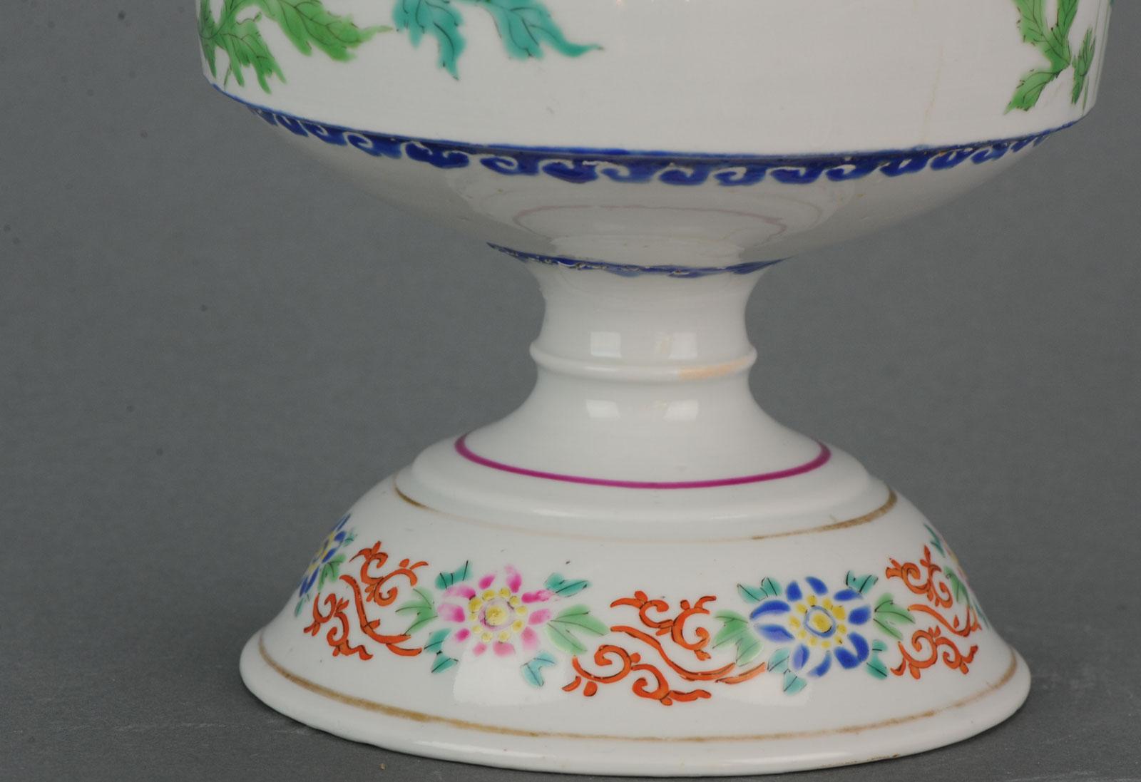 Antique Japanese Famille Rose Beaker Vase 19th Century Meiji Japan For Sale 1