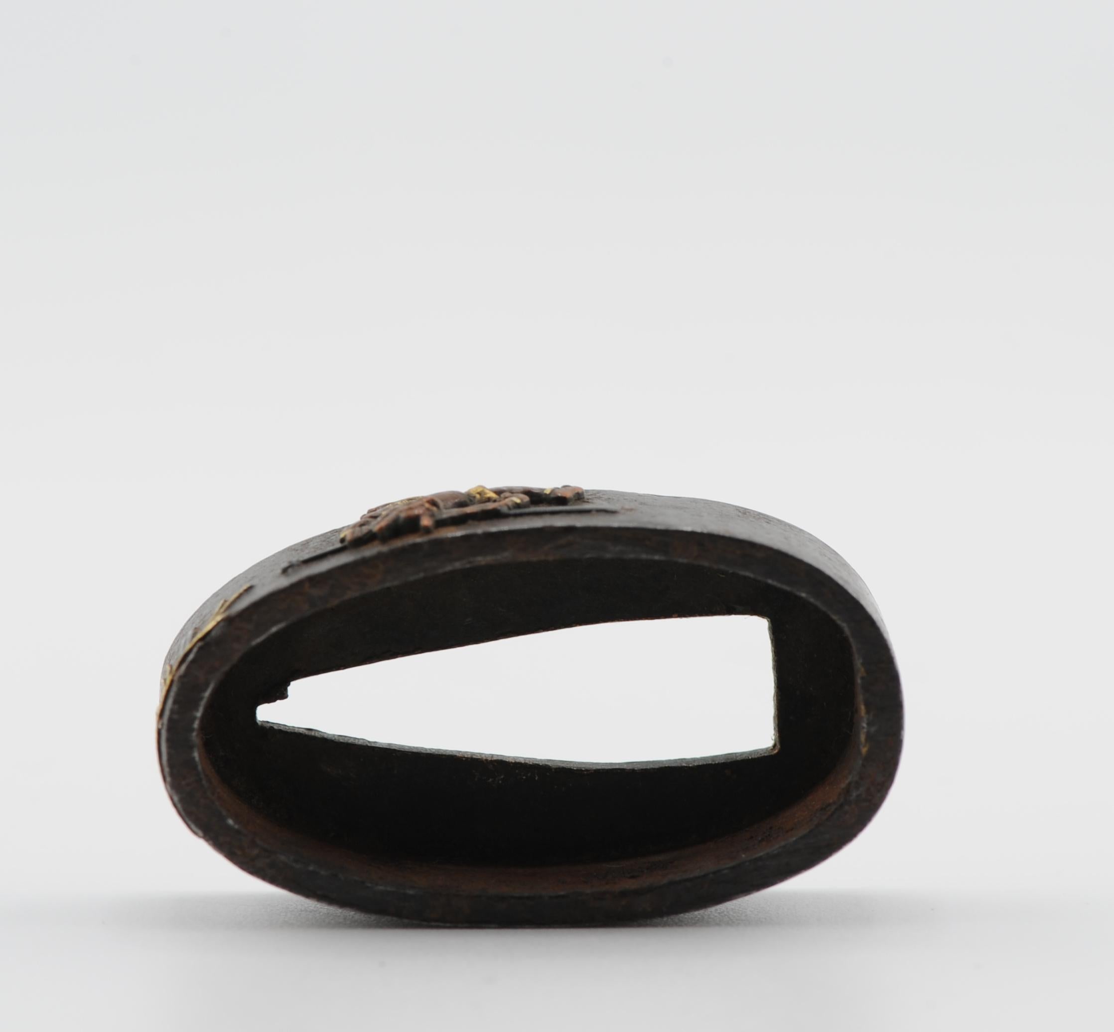 Antique Japanese Fuchi  Edo Period Oni Decoration In Good Condition For Sale In Amsterdam, Noord Holland