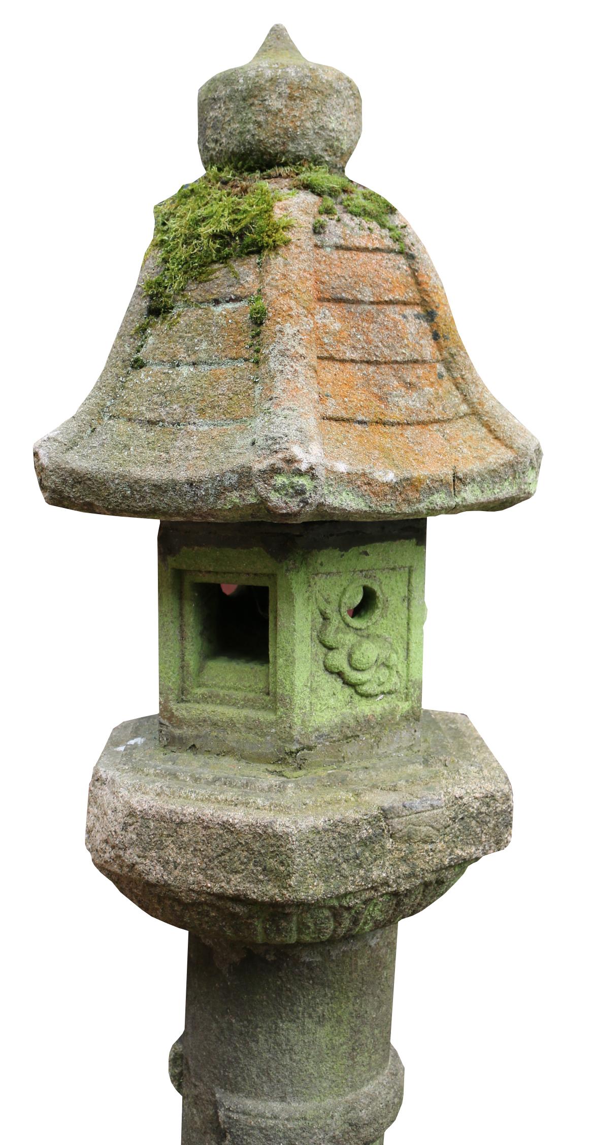 Antique Japanese Granite Toro / Kasuga Lantern In Fair Condition In Wormelow, Herefordshire