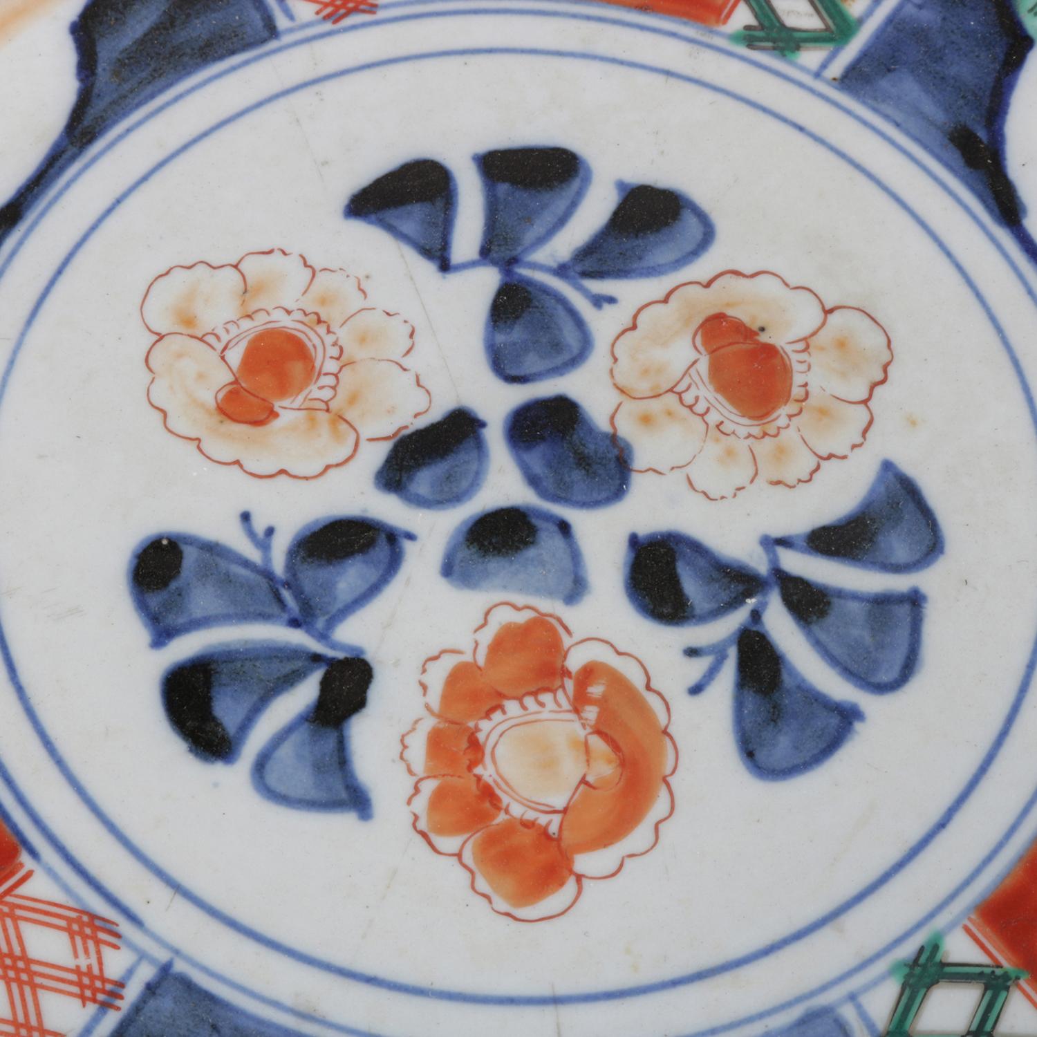 20th Century Antique Japanese Hand-Painted Floral Imari Porcelain Charger, circa 1900