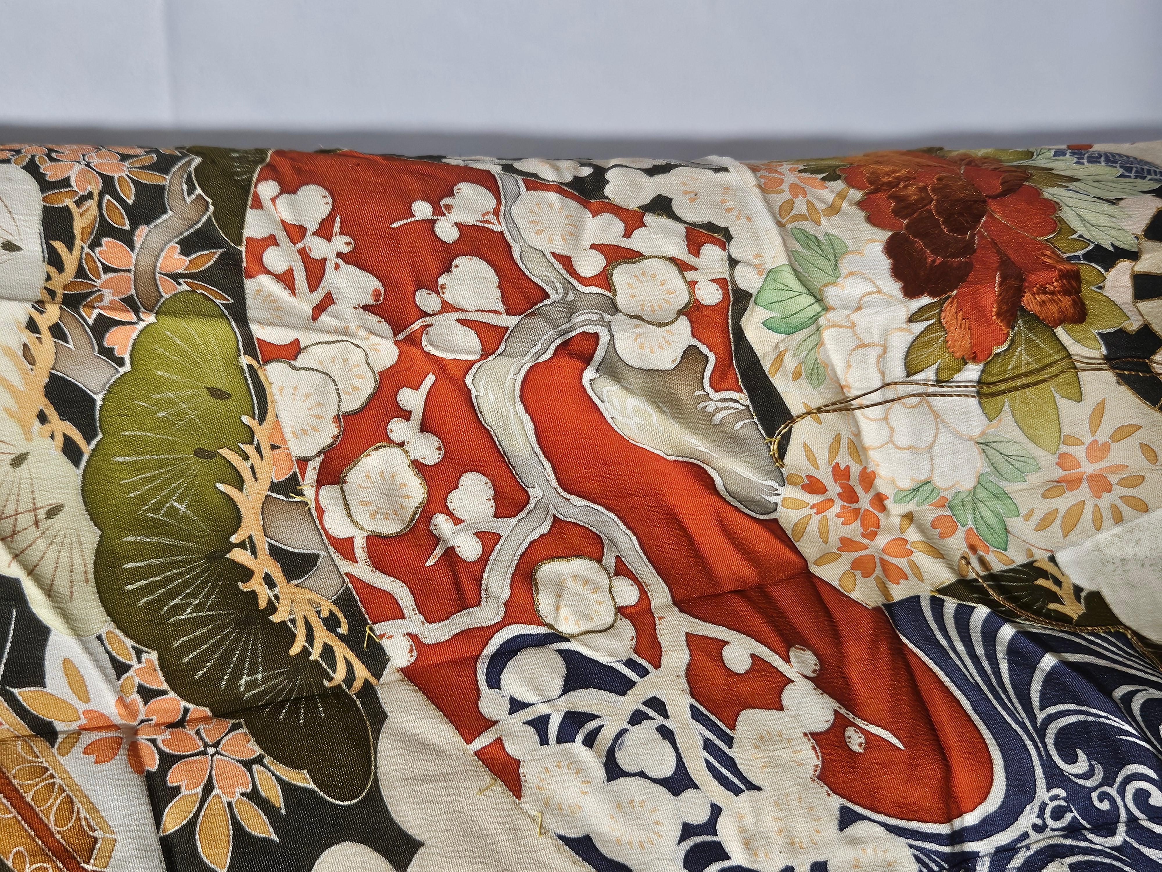 Antiker japanischer handgefertigter Kimono aus schwarzer Seide aus der Meiji-Periode (Japanisch) im Angebot