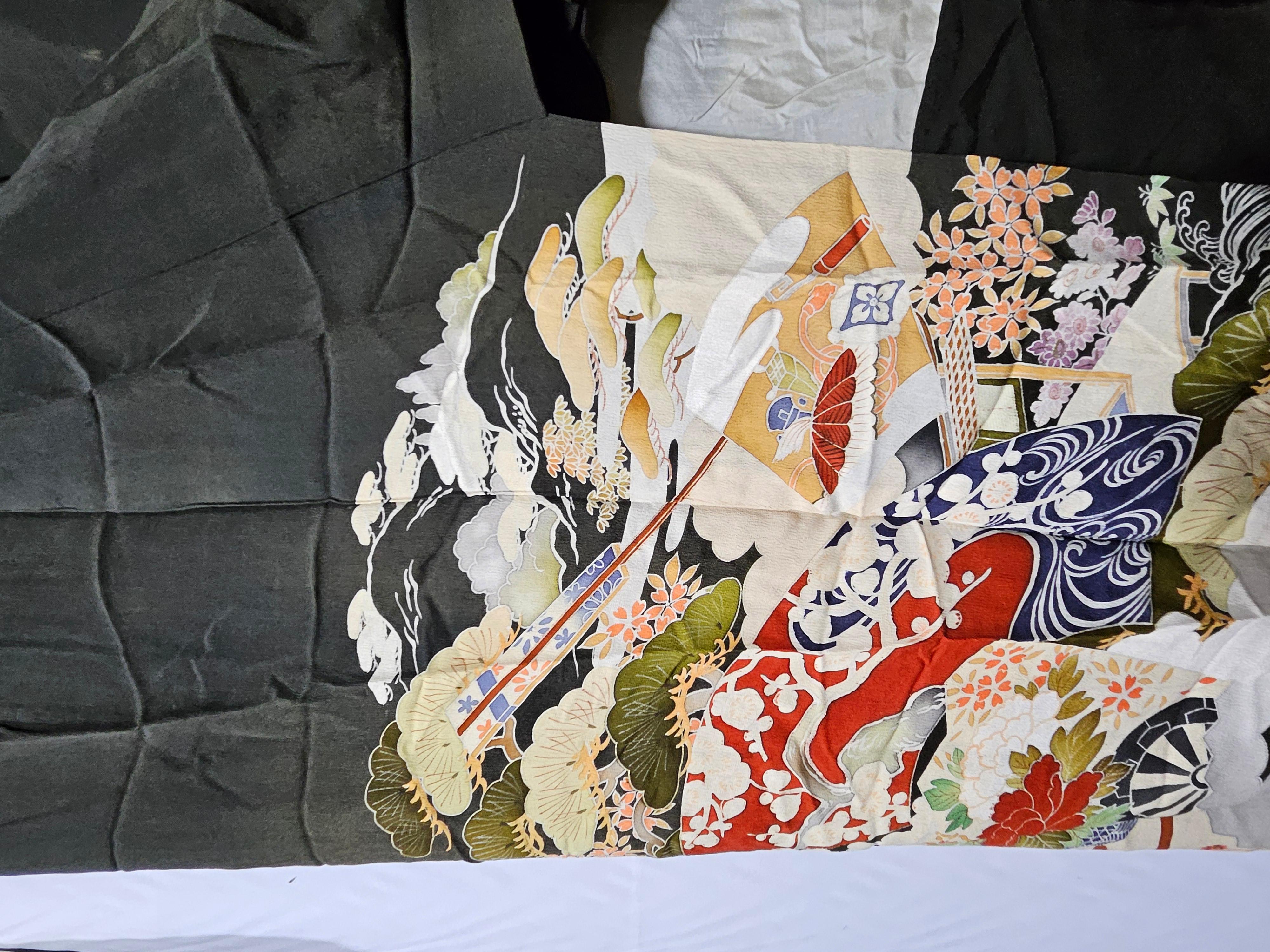 Antiker japanischer handgefertigter Kimono aus schwarzer Seide aus der Meiji-Periode im Angebot 1