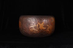 Antike japanische Hibachi in Paulownia Holz mit Gold Makie und Raden Floral Des