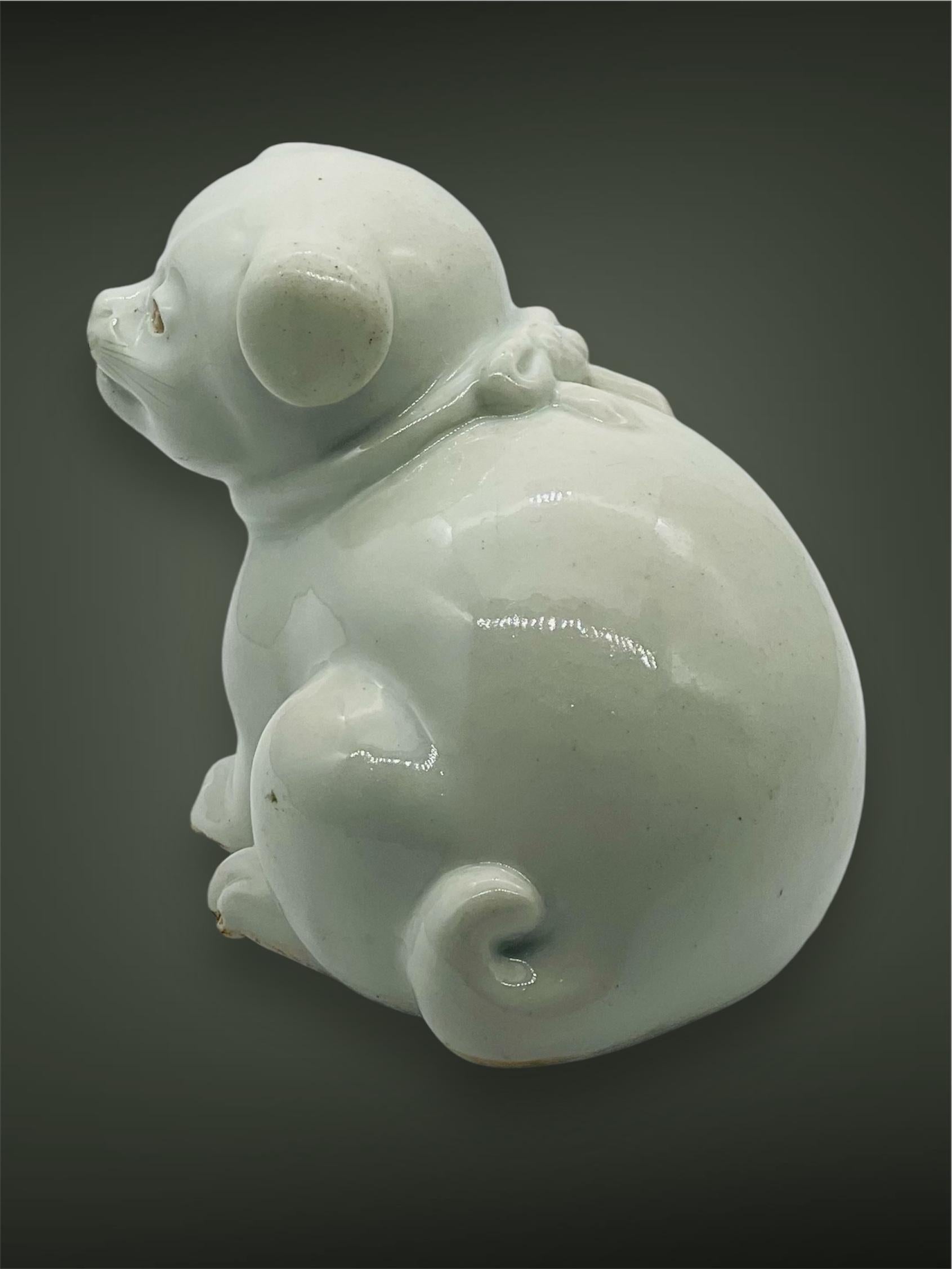 Antique Japanese Hirado Porcelain Water Dropper/ Okimono in the Form of a Puppy. For Sale 12