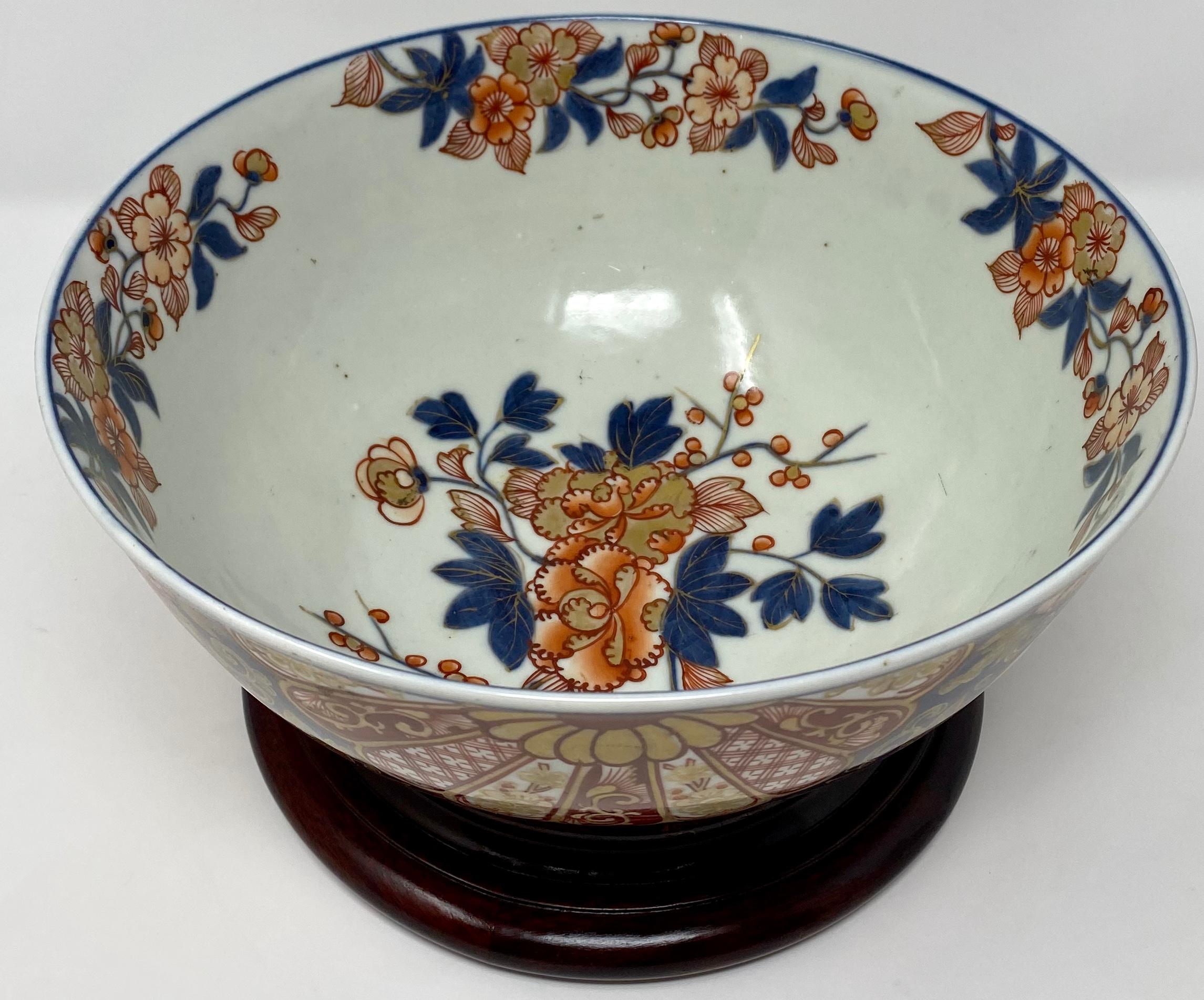 Fans of Imari will enjoy seeing the rich colors on this bowl. A very striking design.
