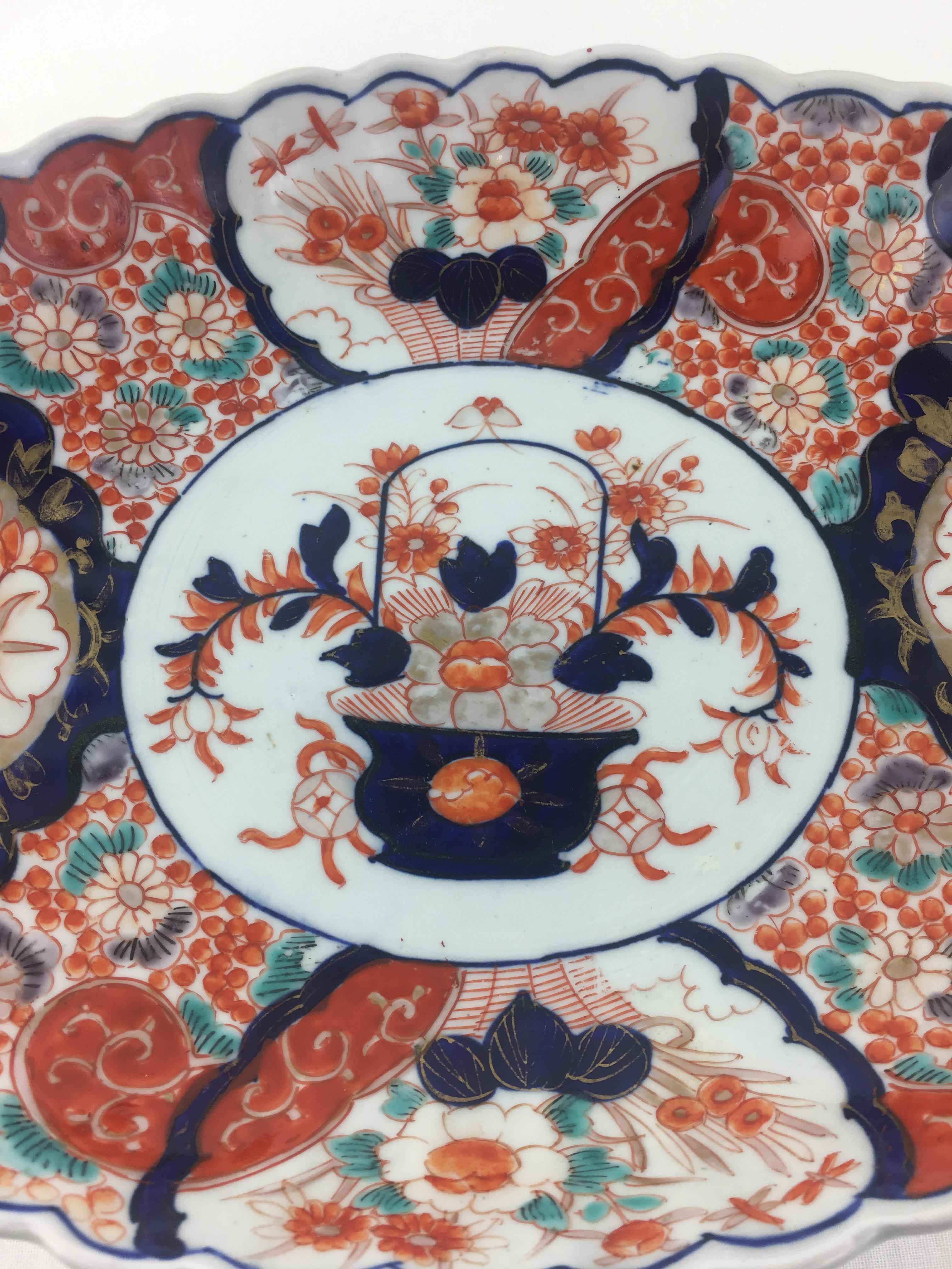 Hand-Painted Antique Japanese Imari Oval Bowl, Meiji Period