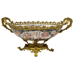 Antico centrotavola in porcellana Imari giapponese con supporti in bronzo dorato, CIRCA 1890