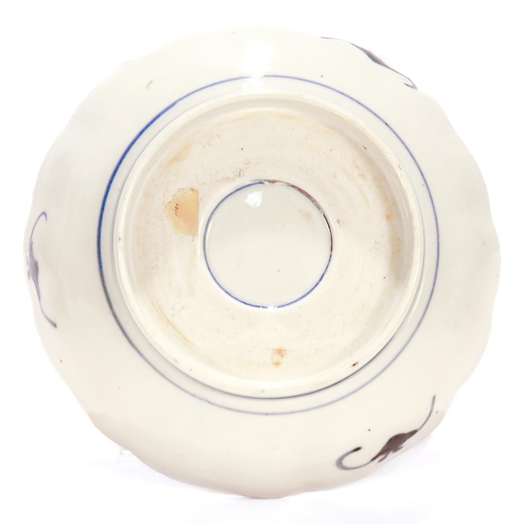 Antike japanische Imari Porcelain Scalloped Schüssel oder Vide Poche (Japanisch) im Angebot