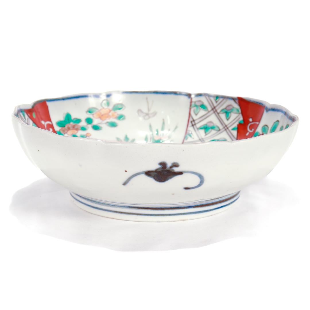 Antike japanische Imari Porcelain Scalloped Schüssel oder Vide Poche im Zustand „Gut“ im Angebot in Philadelphia, PA