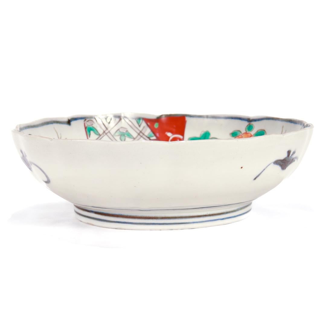 Antike japanische Imari Porcelain Scalloped Schüssel oder Vide Poche (Porzellan) im Angebot