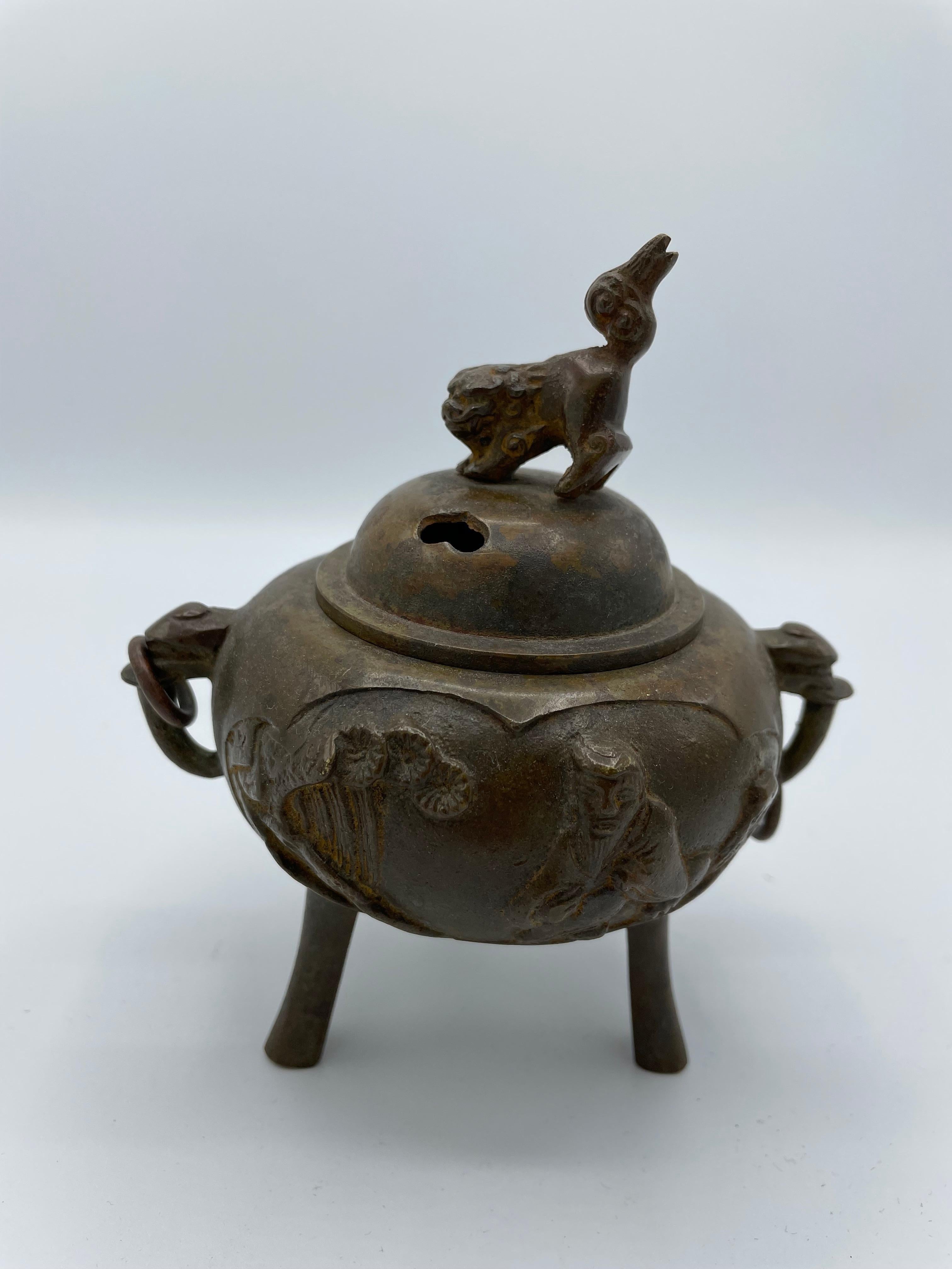 Antique Japanese Incense Burner with Iron in 1920s Taisho Era For Sale 1