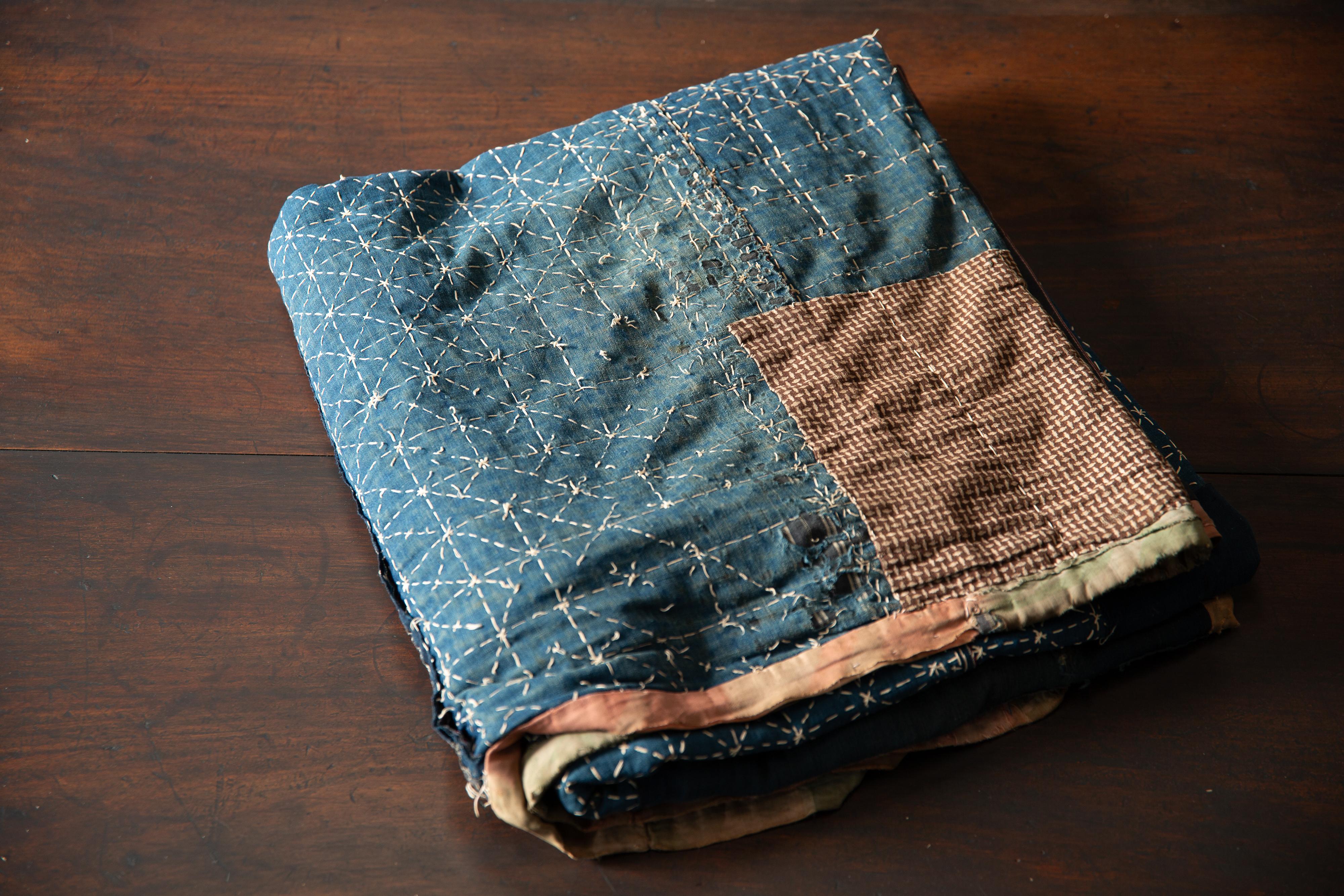 Antique Japanese Indigo Boro textile w/ Sashiko stitching abstract wabi sabi For Sale 4
