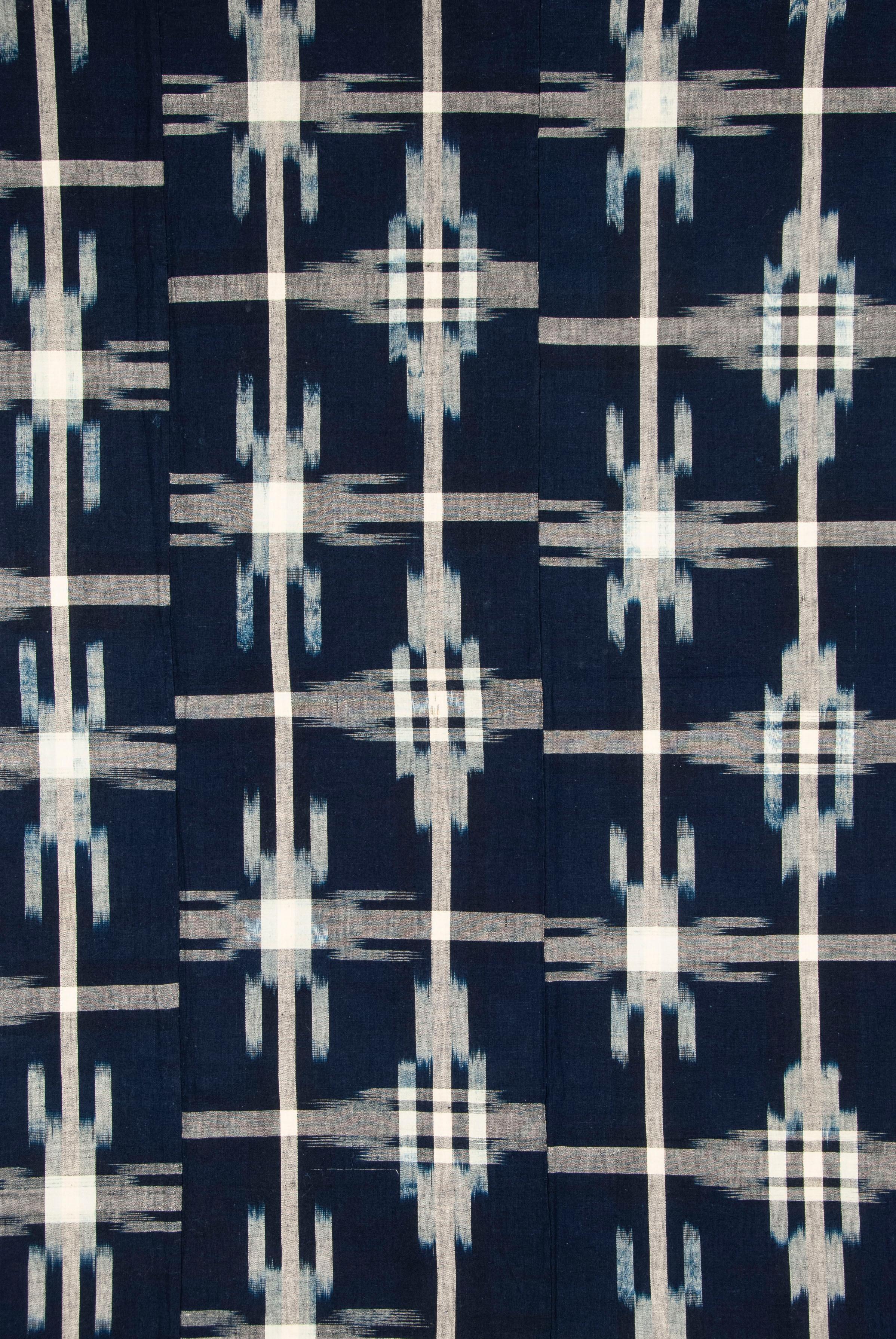 Antiker japanischer indigoblauer doppelseitiger Ikat Futon-Deckel (Taisho) im Angebot