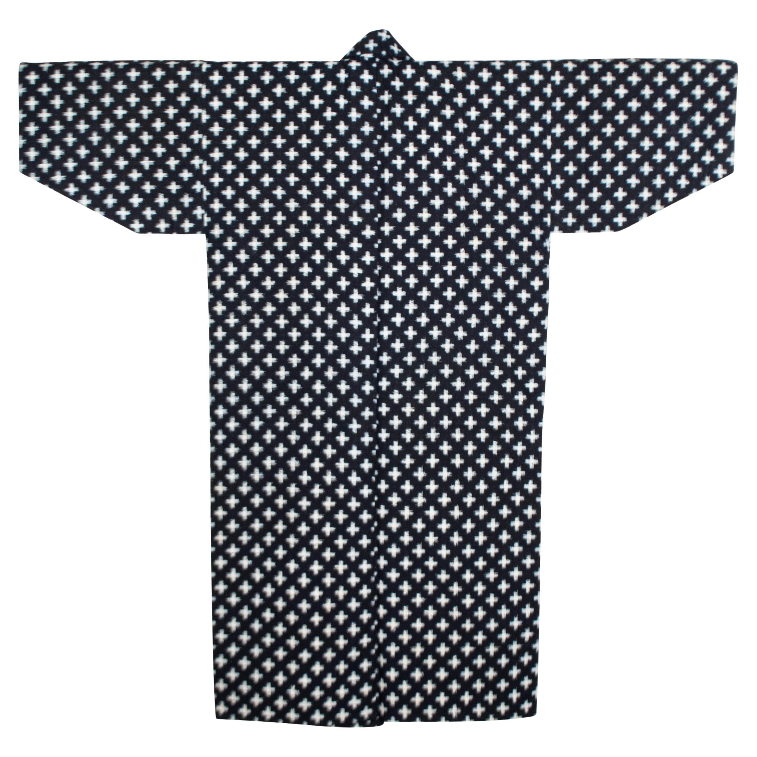 Antiguo Kimono Japonés de Ikat Doble Teñido de Índigo