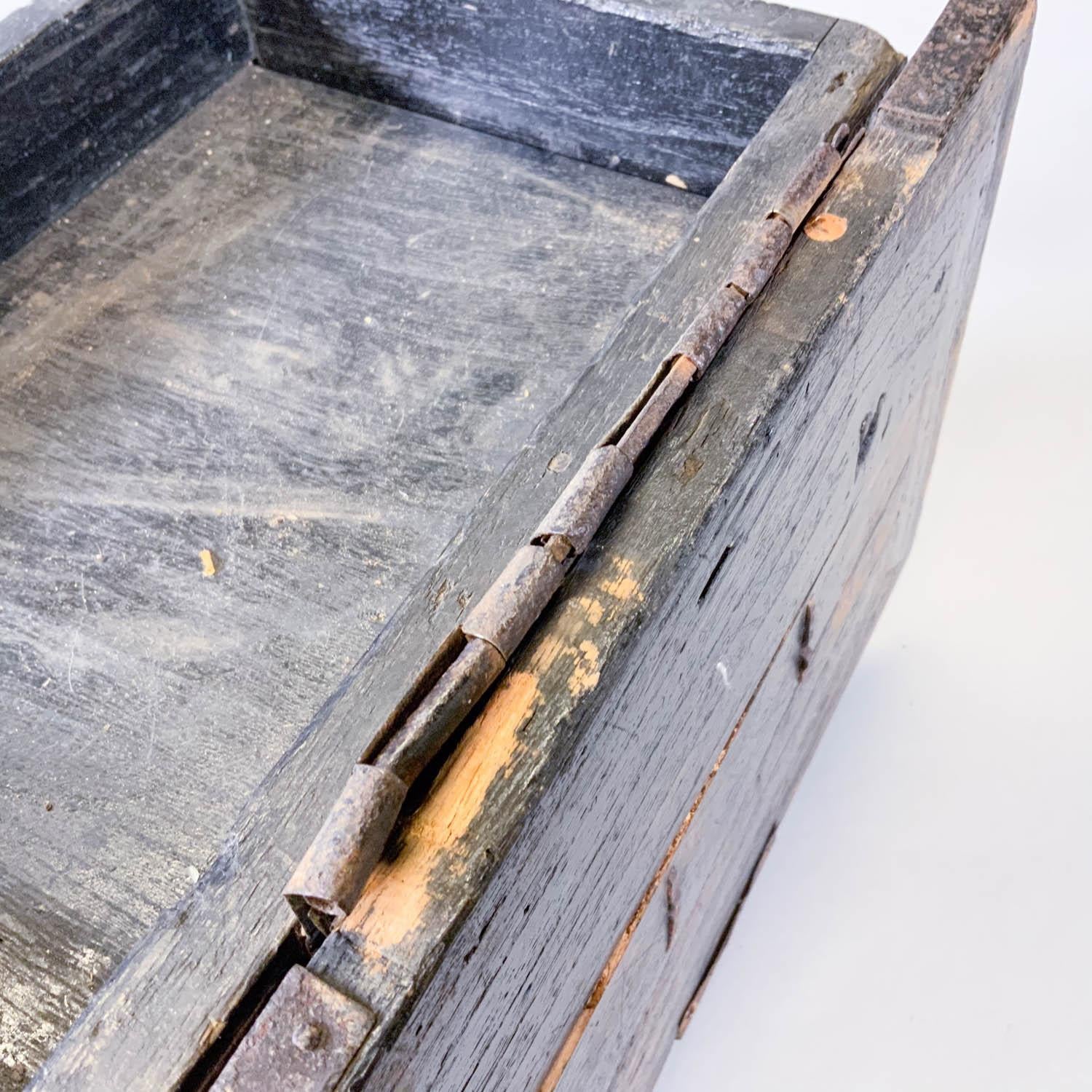 Antique Japanese Iron and Wood Tansu Suzuribako Box For Sale 5