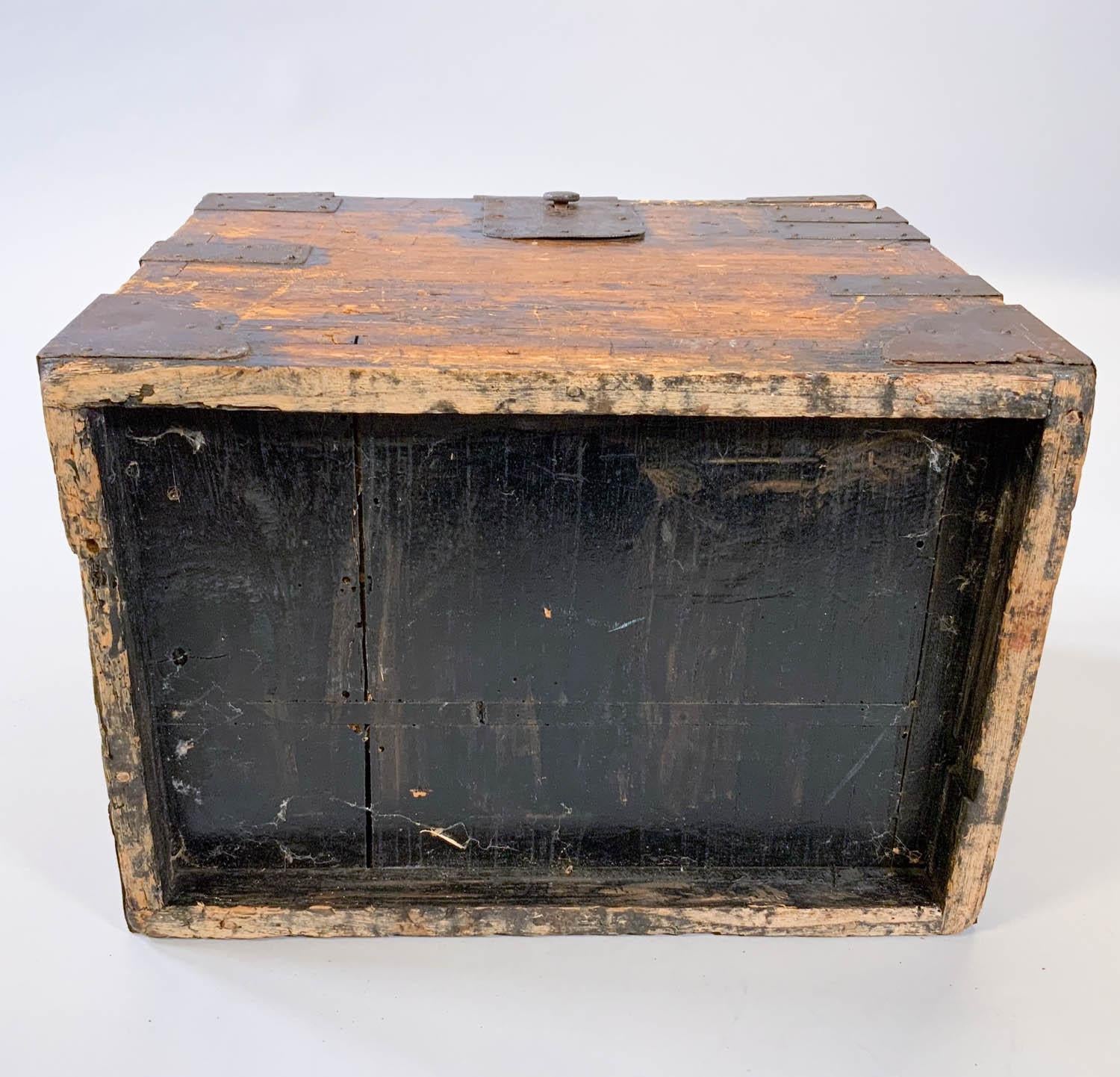 Antique Japanese Iron and Wood Tansu Suzuribako Box For Sale 7