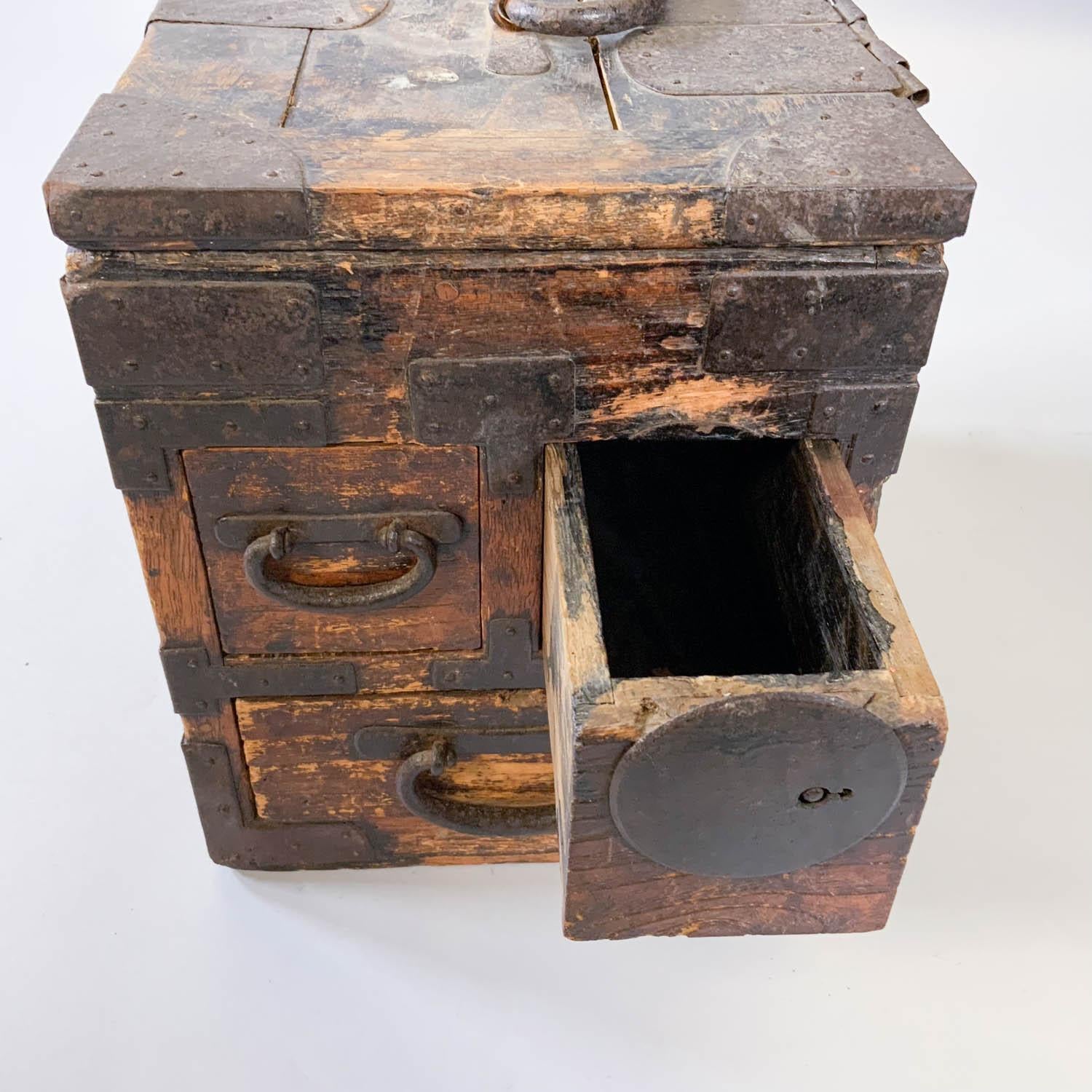 Antique Japanese Iron and Wood Tansu Suzuribako Box For Sale 2