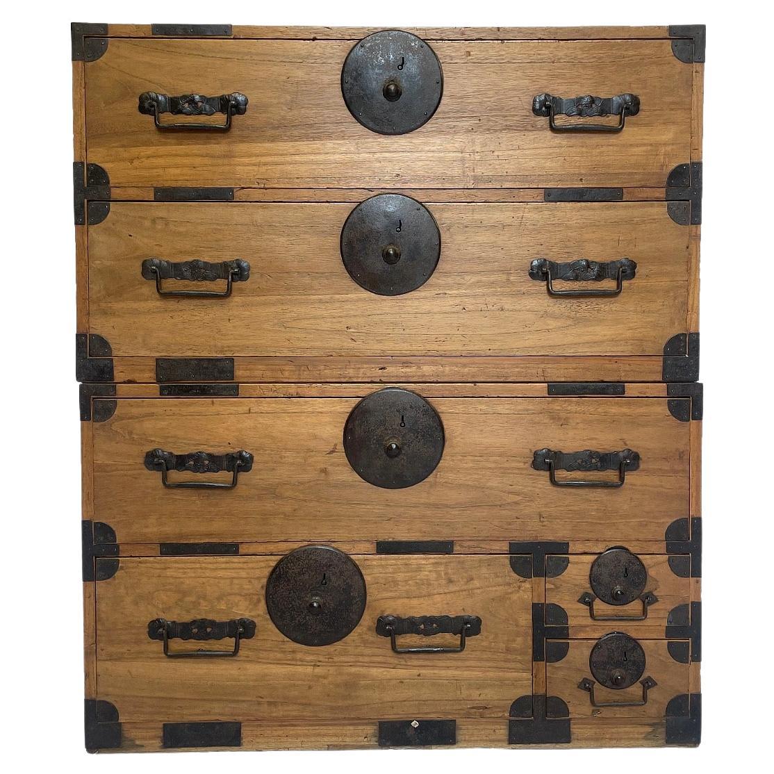 Antico Kasane Isho Tansu giapponese, periodo Meiji (1880-1890) in vendita