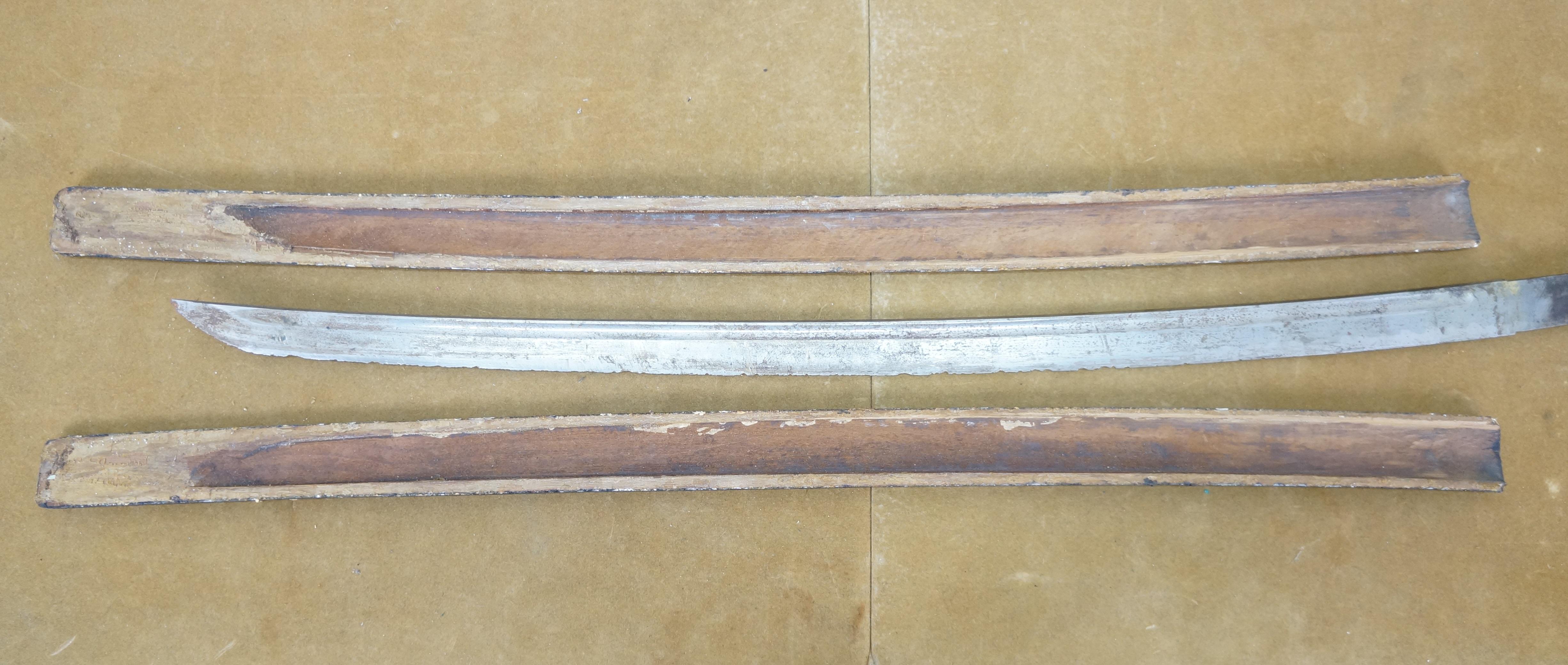 Antique Japanese Katana Samurai Sword Ray Skin Handle Wood Scabbard 38