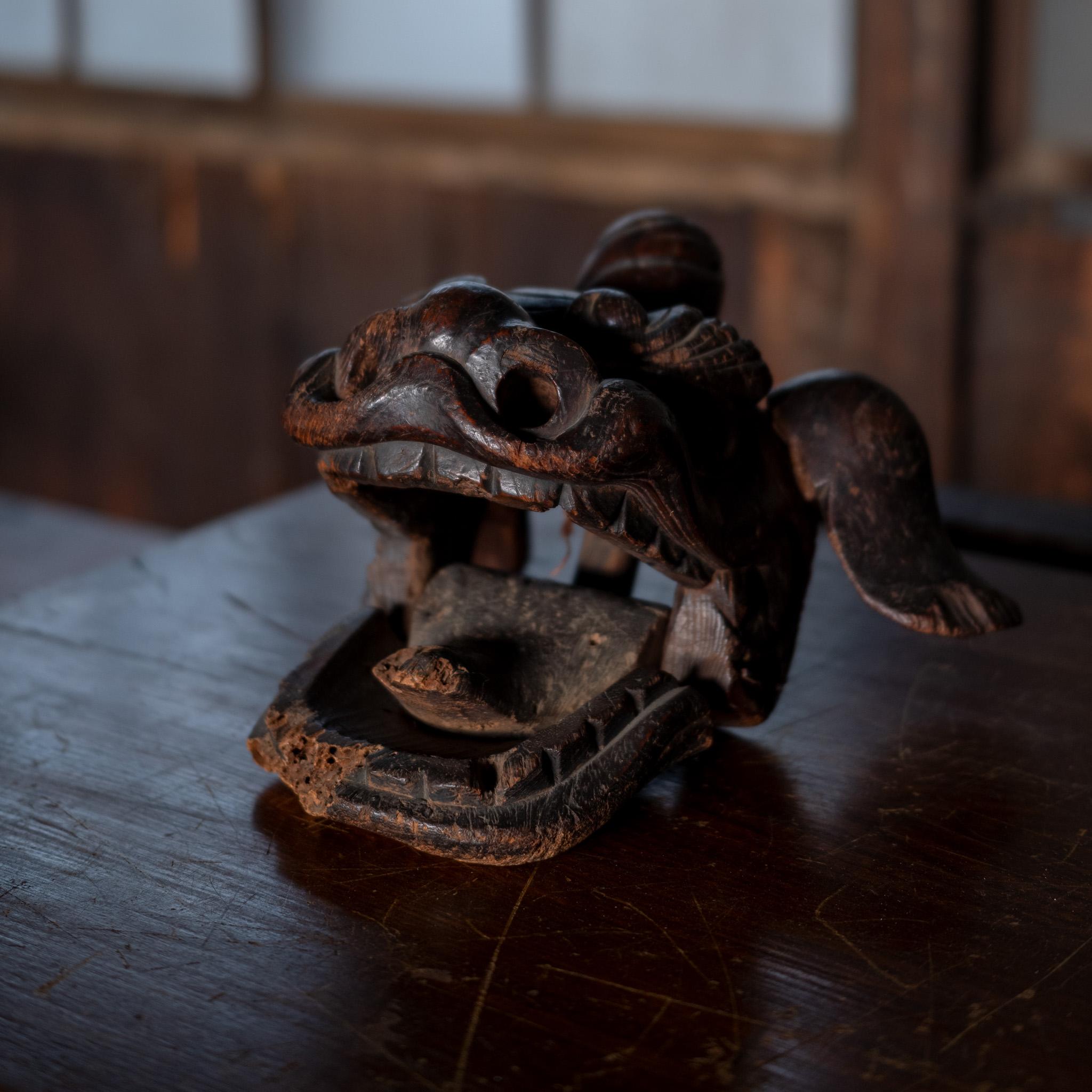 Antique Japanese Koma-Inu Head - Sculpture, 19th Century / Mingei sculpture In Good Condition For Sale In Edogawa-ku Tokyo, JP