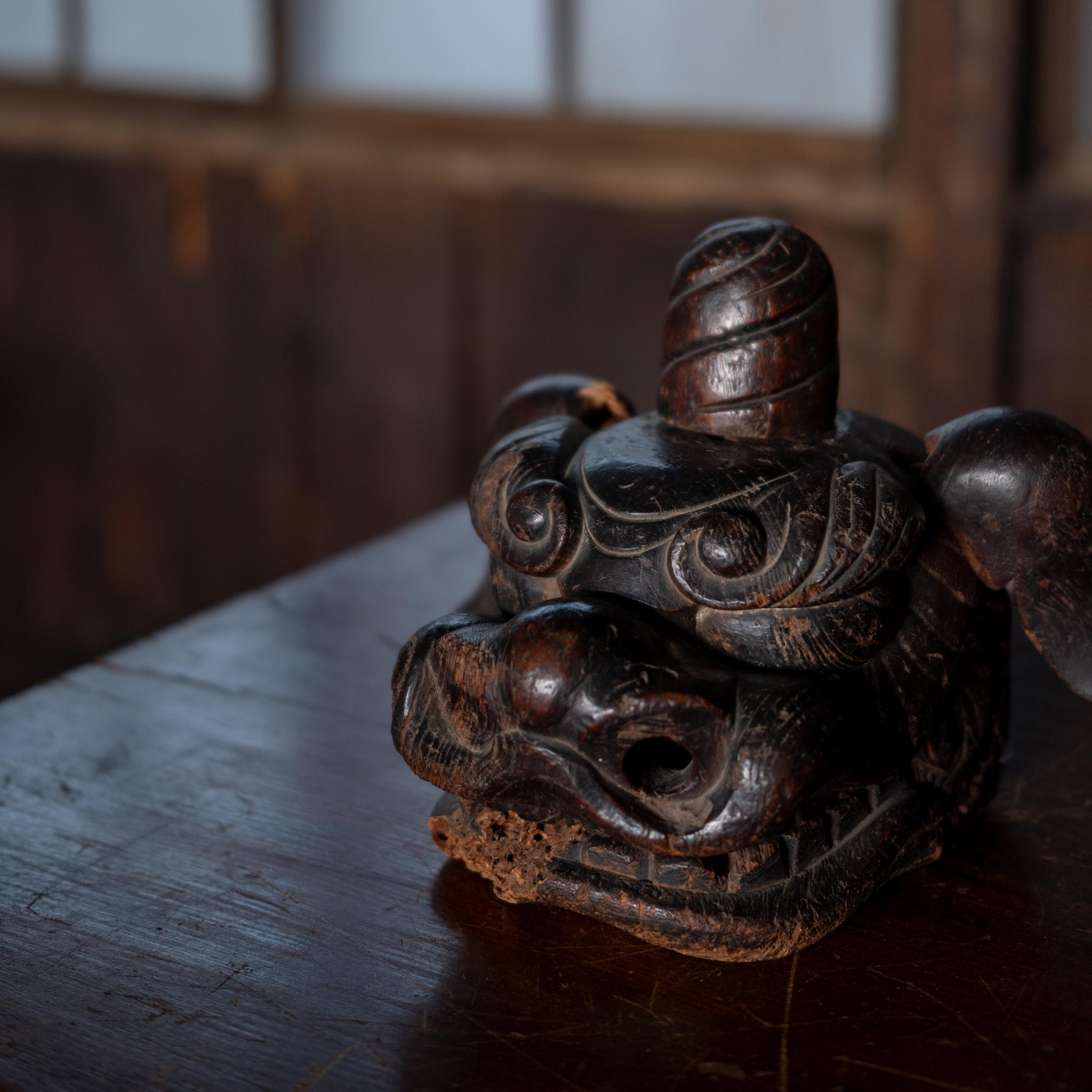 Wood Antique Japanese Koma-Inu Head - Sculpture, 19th Century / Mingei sculpture For Sale