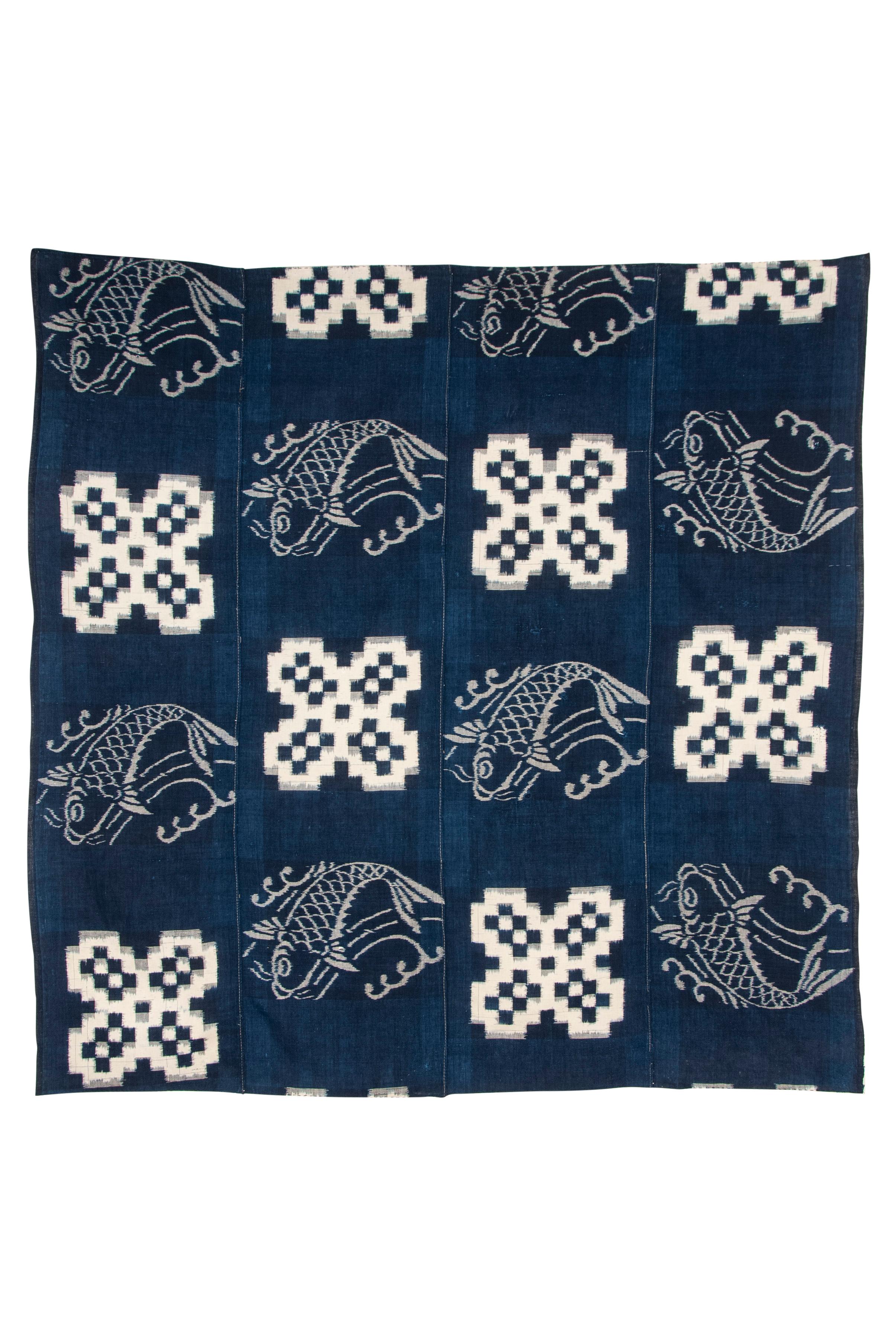 Housse de futon antique japonaise Kurume Indigo-Dyed Double Ikat

Le tissage Kurume double-ikat a été créé il y a plus de 200 ans sur l'île méridionale de Kyushu et est depuis longtemps considéré comme l'un des trois types de tissage ikat les plus