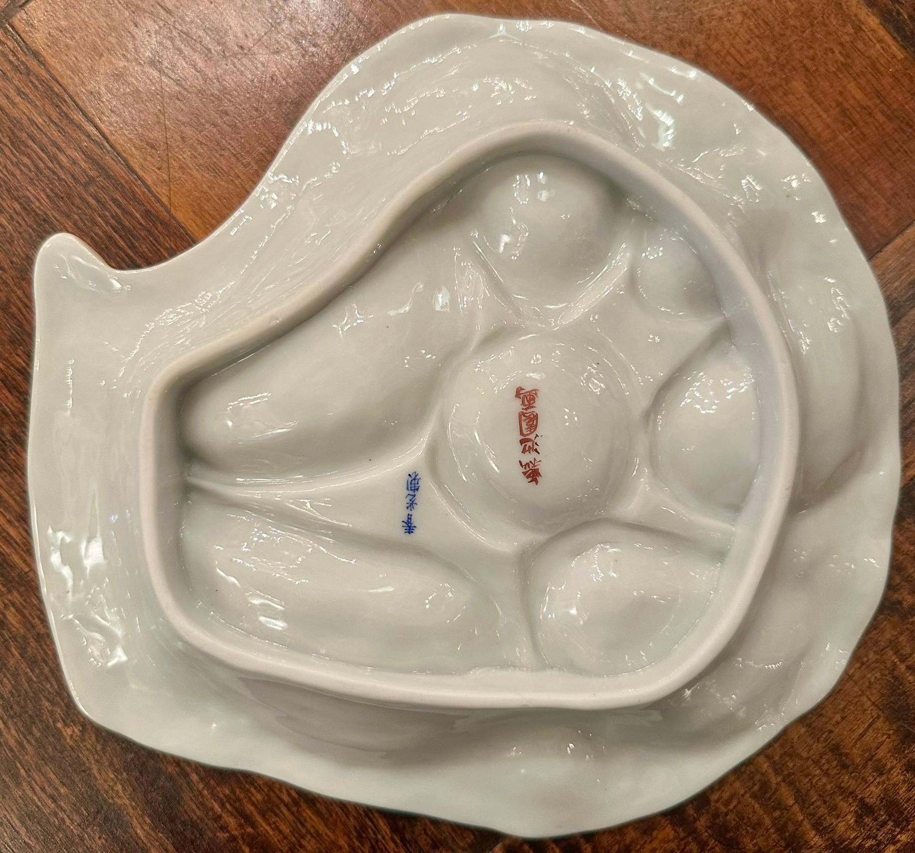 Antiguo Plato de Ostra de Porcelana Japonesa Kutani con Diseño de Concha de Mar Circa 1870 en venta 1