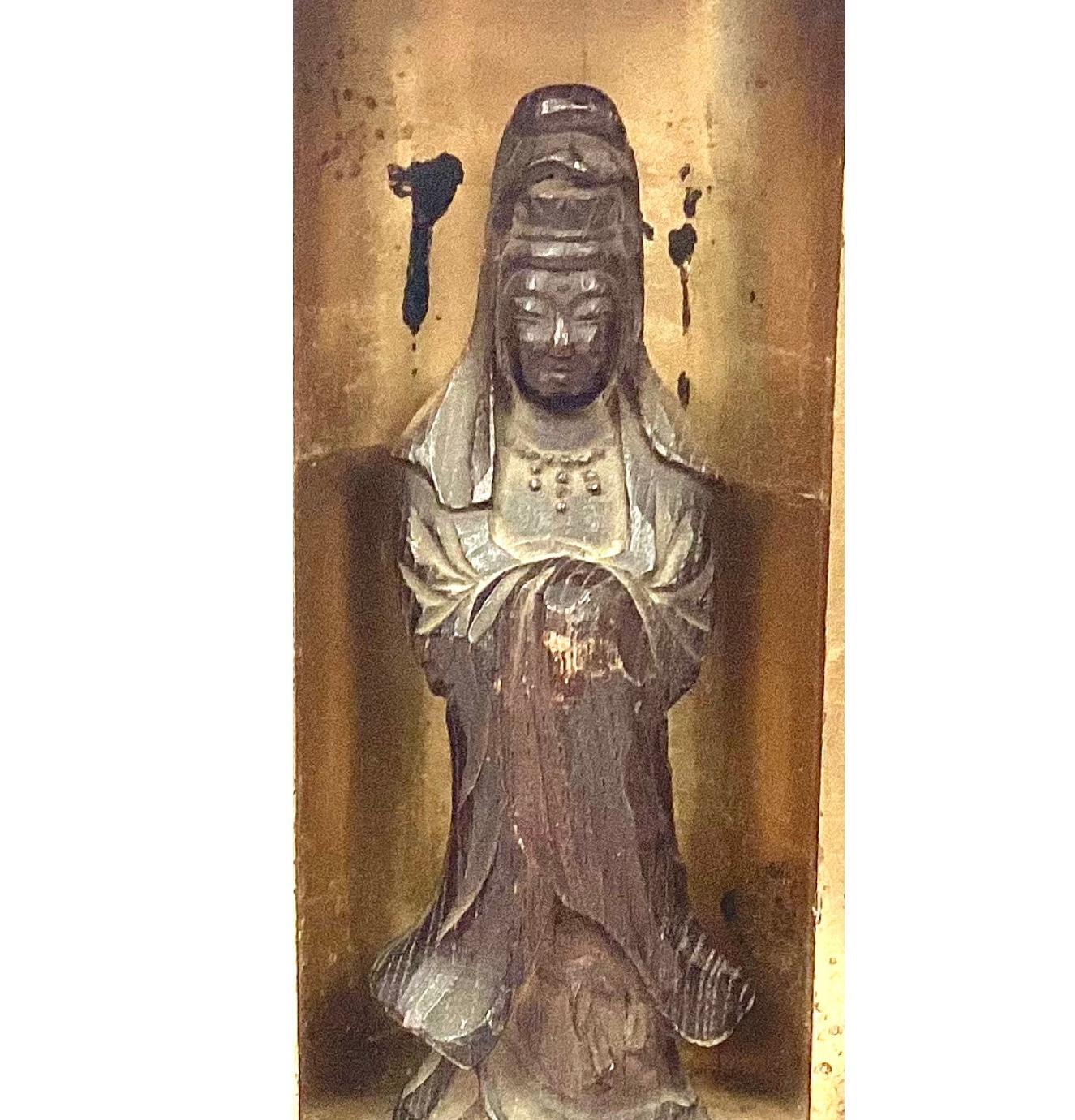 Antiguo Santuario Zushi Japonés de Laca y Madera Dorada en venta 2
