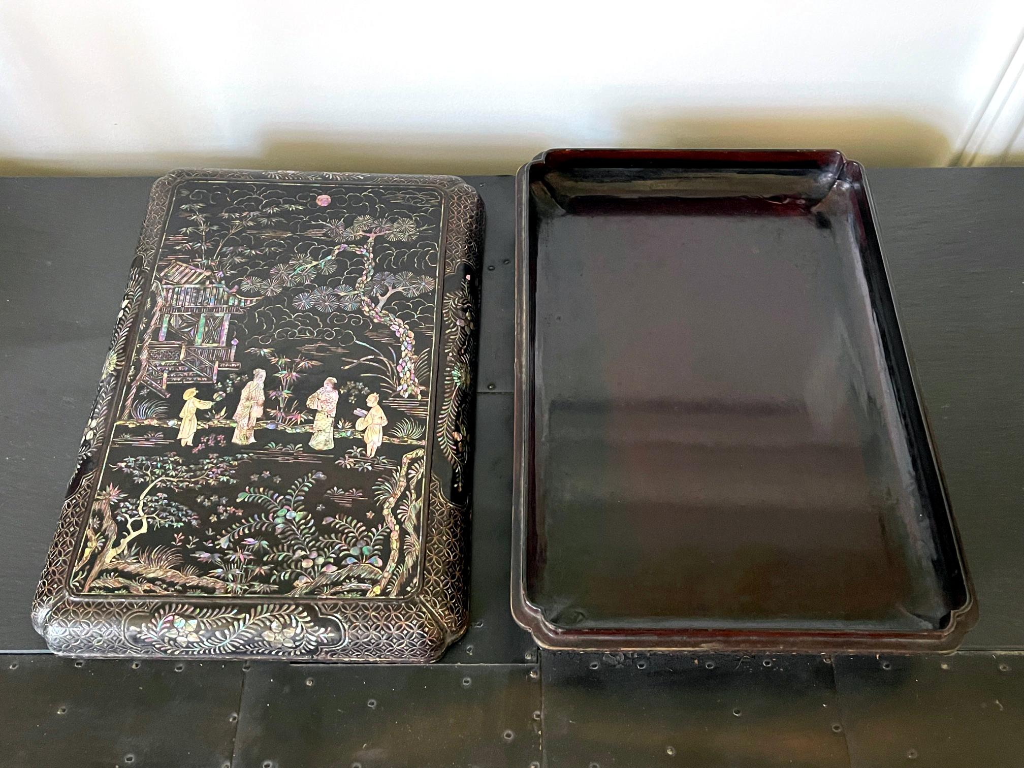 Antique Japanese Lacquer and Inlay Box from Ryukyu Island For Sale 6