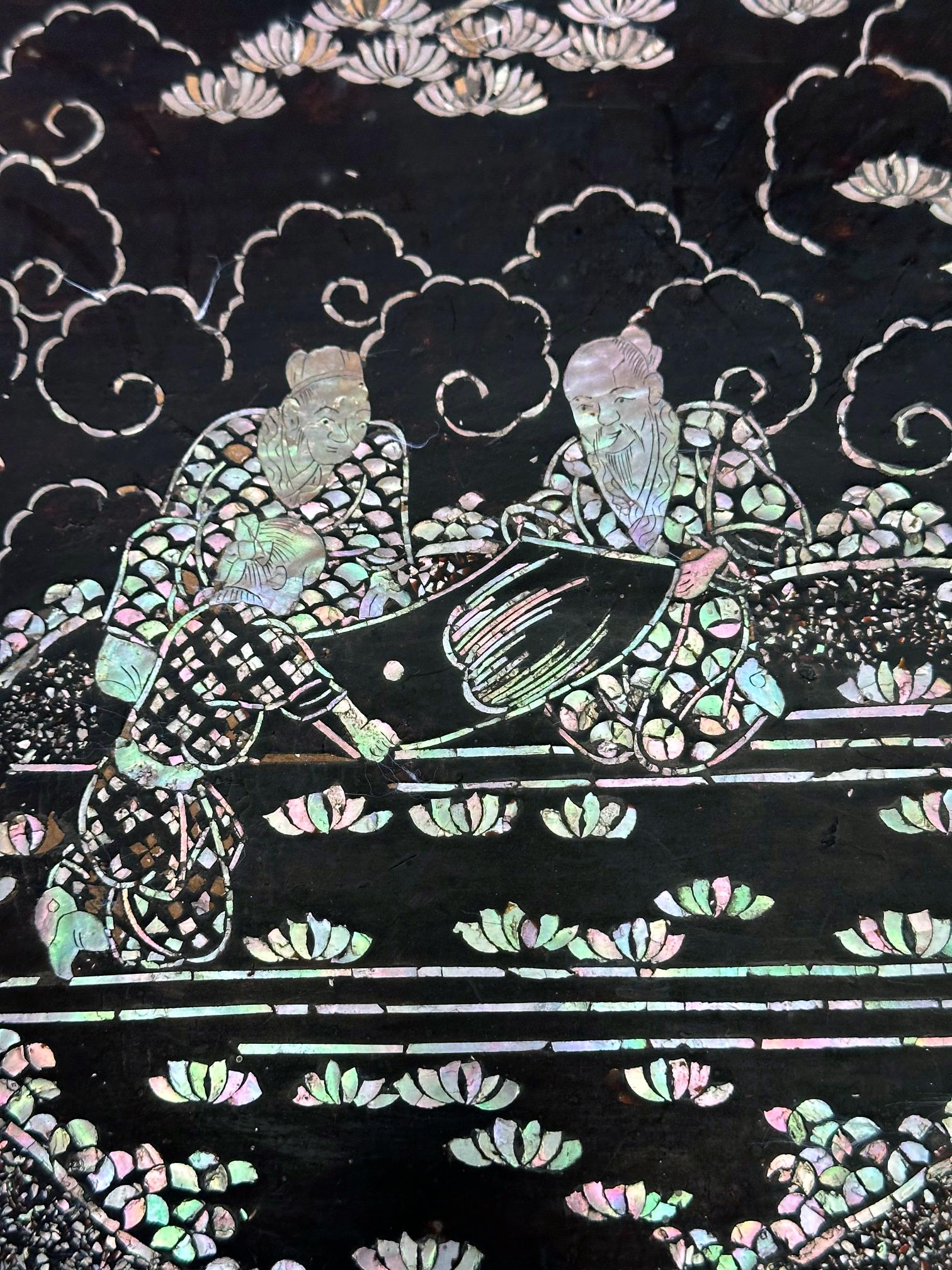 Antiker japanischer Kang-Tisch aus Lack und Intarsien aus der Ryukyu-Insel im Angebot 3