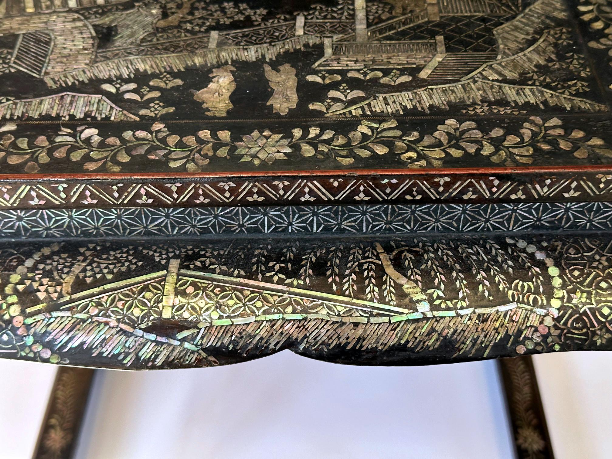 Table japonaise ancienne en laque et incrustation des îles Ryukyu en vente 7