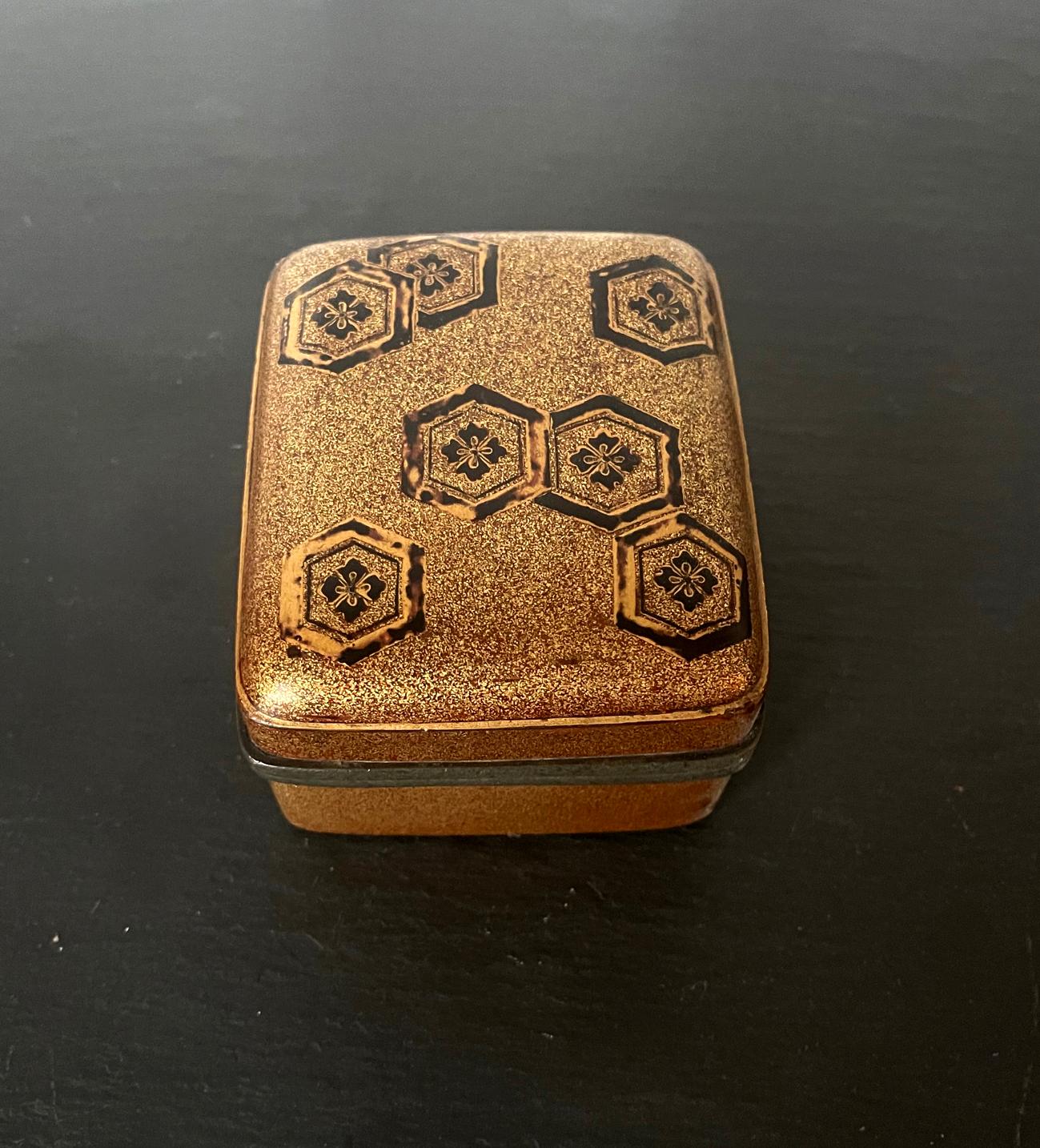 An old Japanese lacquered small box likely used to contain incense powder called Kobako, circa Momoyama to early Edo period (16-17th century). The rectangular form box with a fitted lid has the characters of earlier box dated back to Momoyama era,
