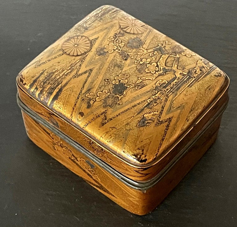 Antique Japanese Lacquered Incense Box Kobako at 1stDibs