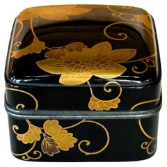 Antique Japanese Lacquered Incense Box Kobako in Kodaiji Style